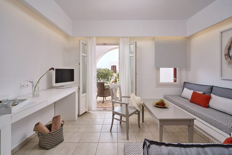 Suite Front View Garden