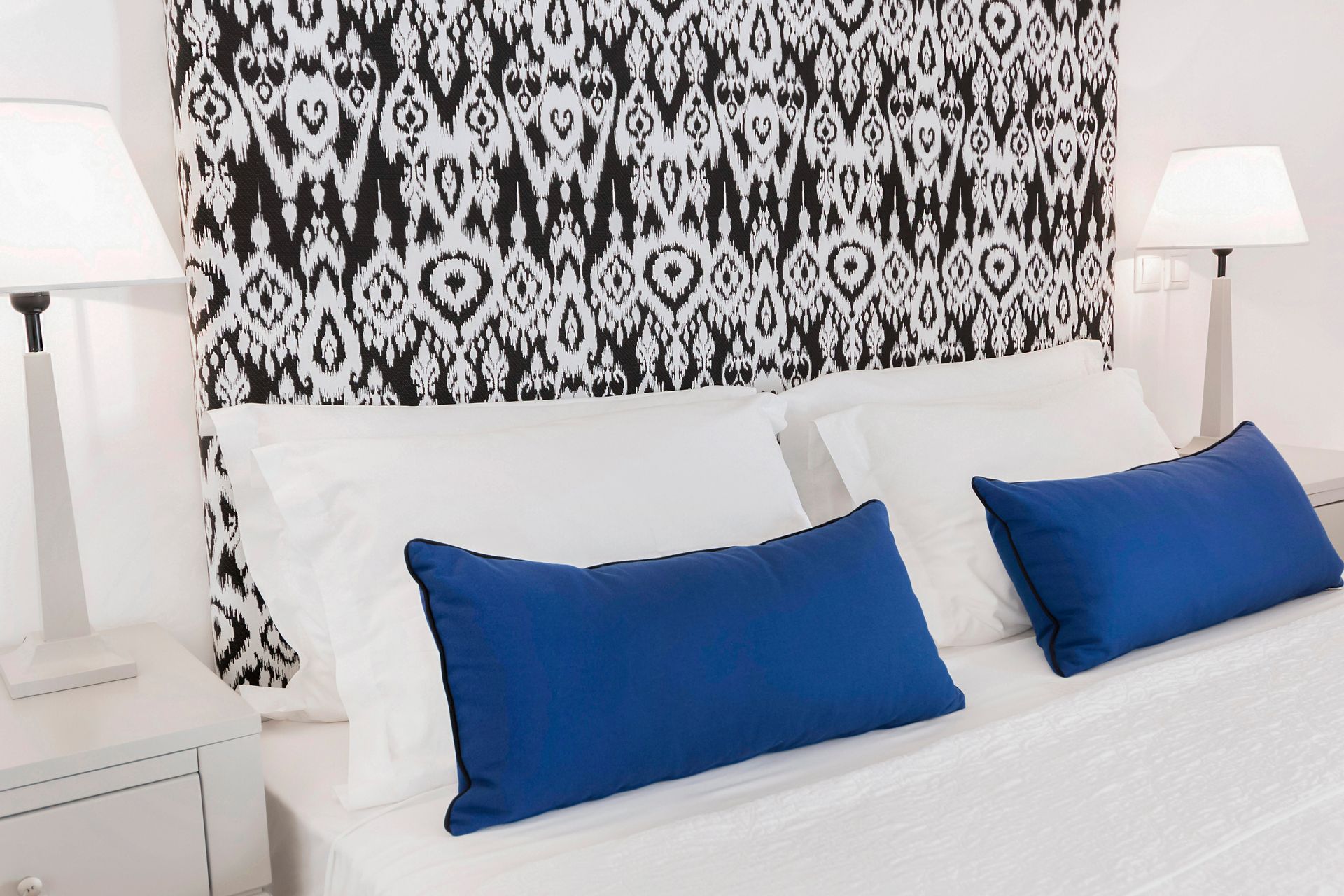 Deluxe Suite with Sea View and Hot Tub