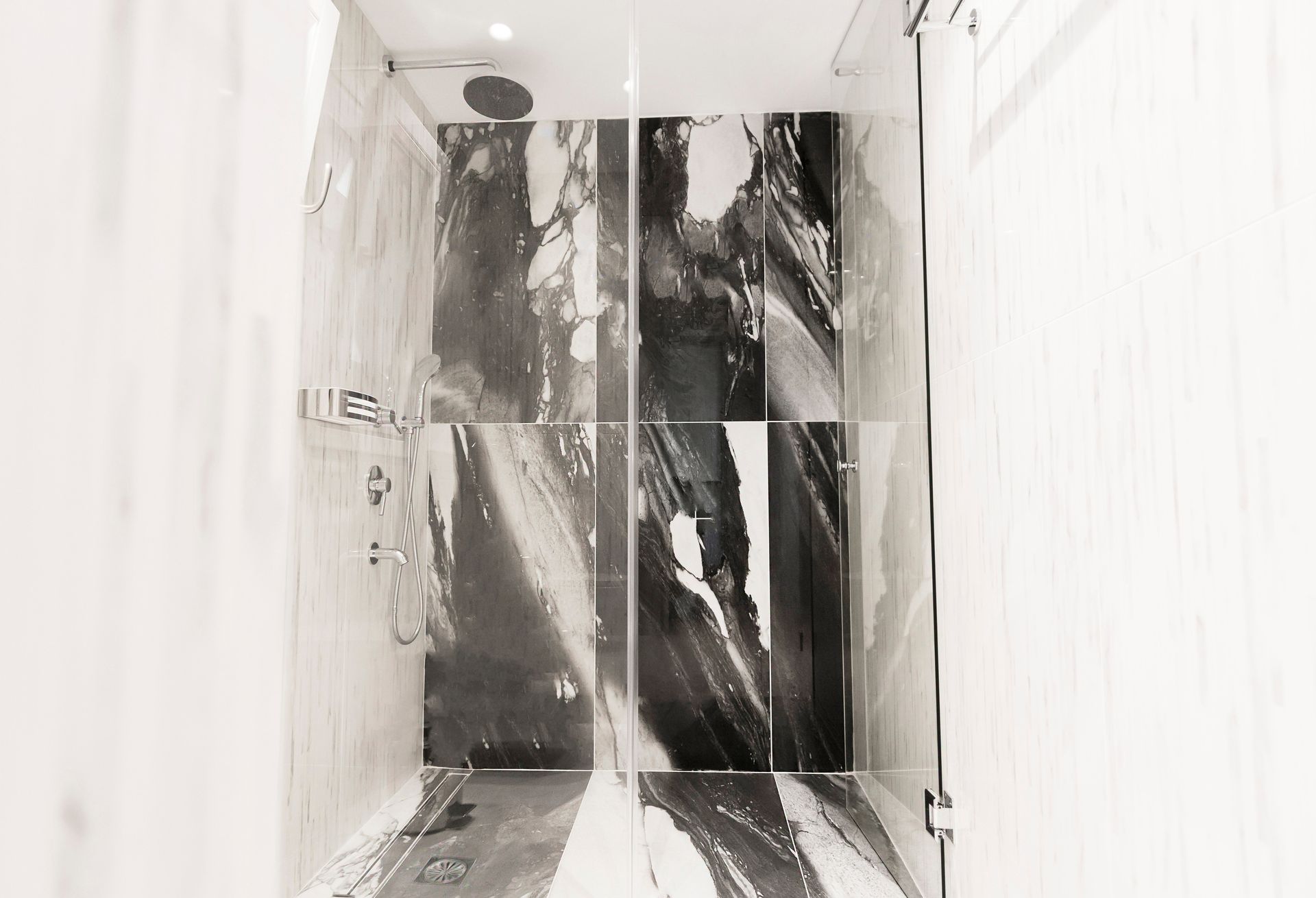 Deluxe Suite with Sea View and Hot Tub