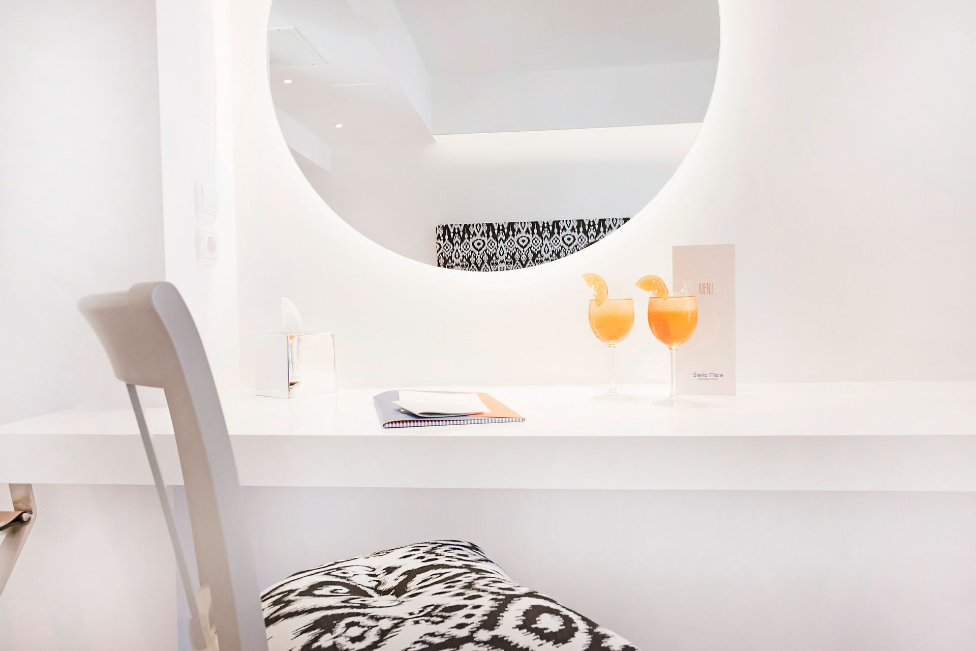 Deluxe Suite with Sea View and Hot Tub