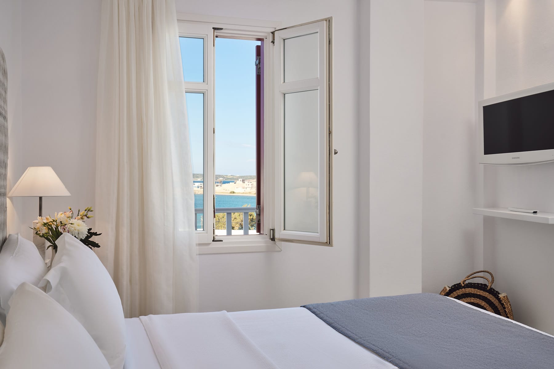 Grand Suite with Sea View and Hot Tub
