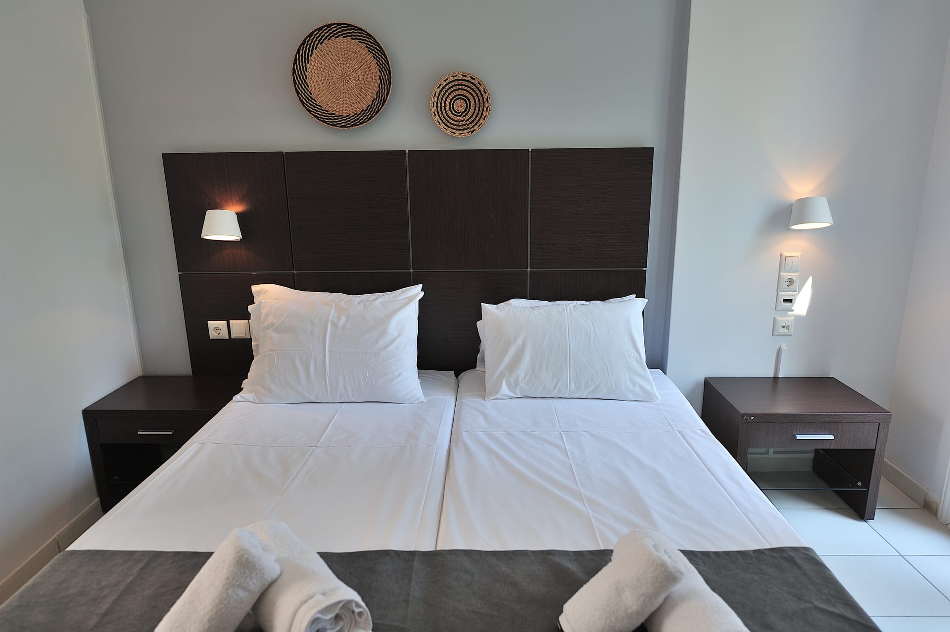 Double Budget Room (Semi-basement)