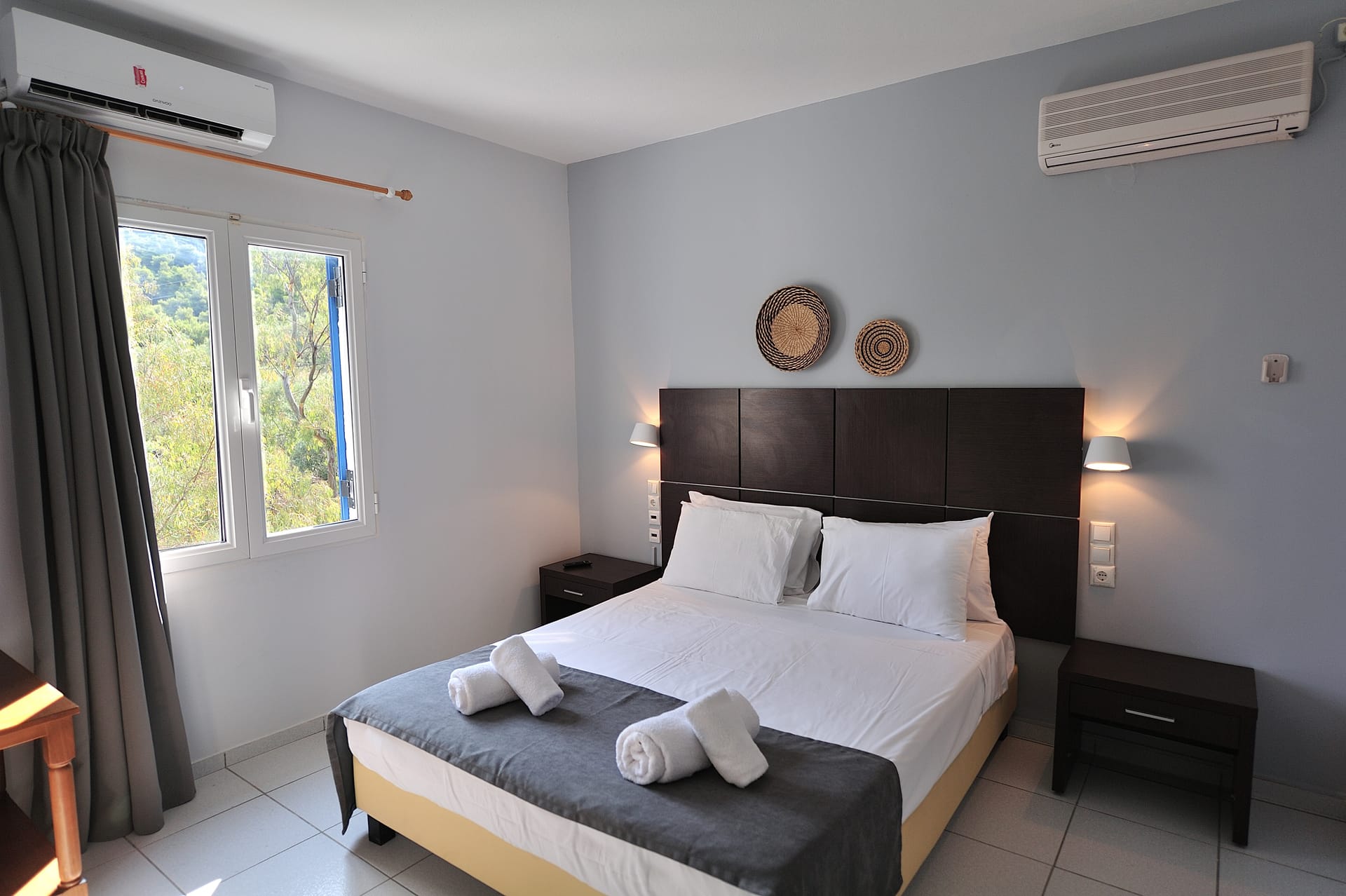 Friends & Family Side Sea View