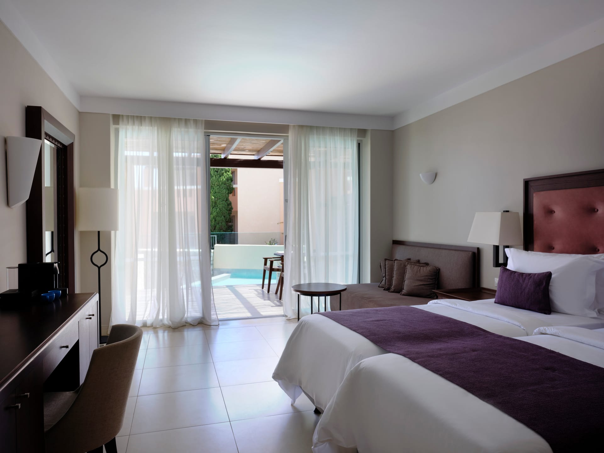 Twin / Double Room Swim Up Inland View