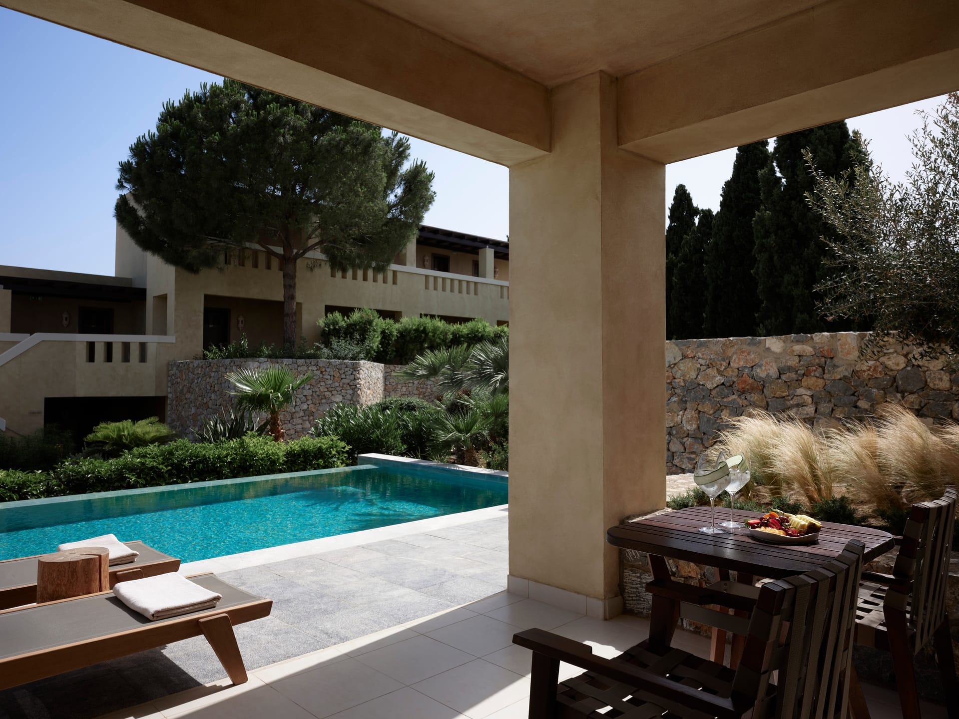 Twin / Double Room Private Pool Inland View