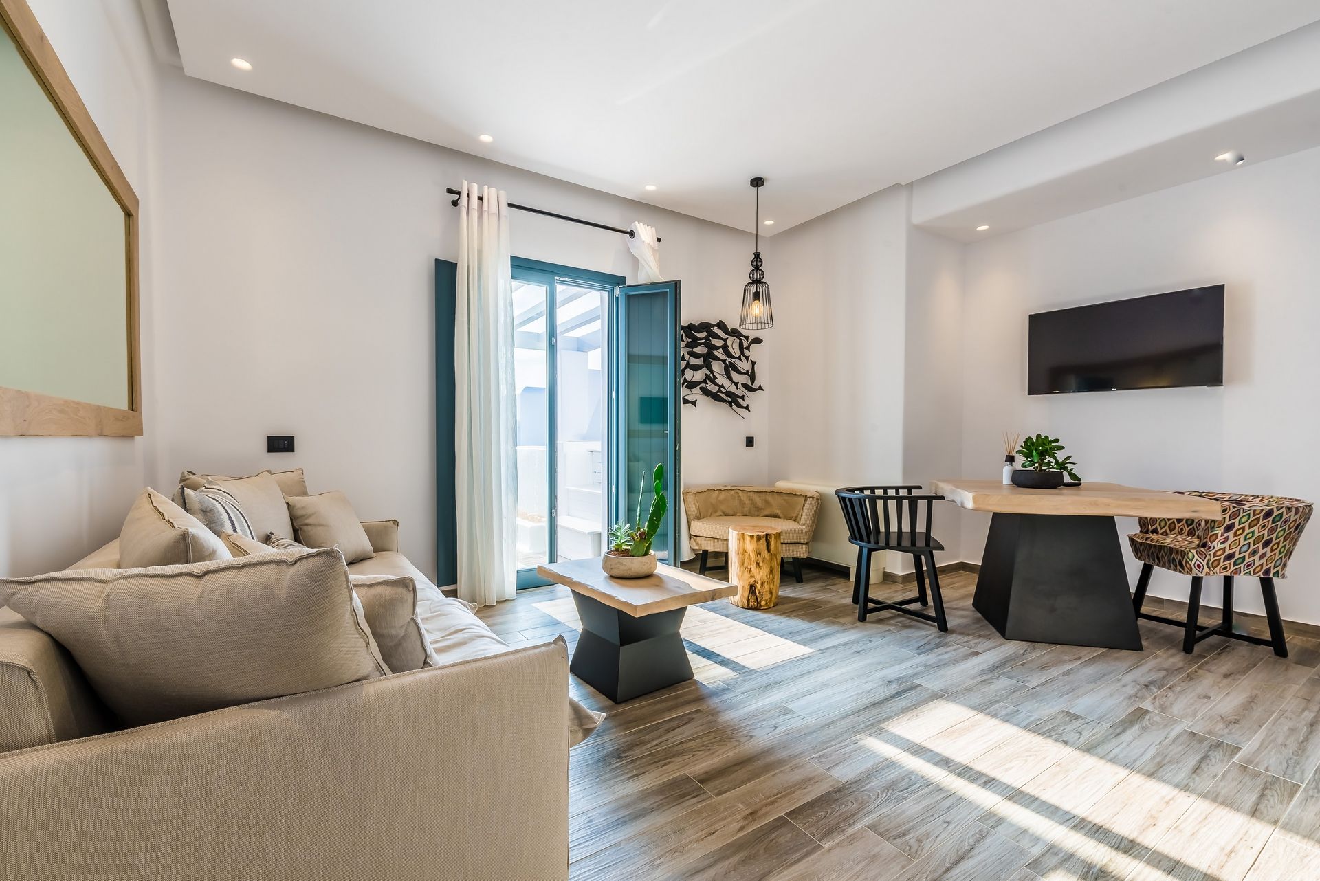 Superior Suite with outdoor Jetted Tub