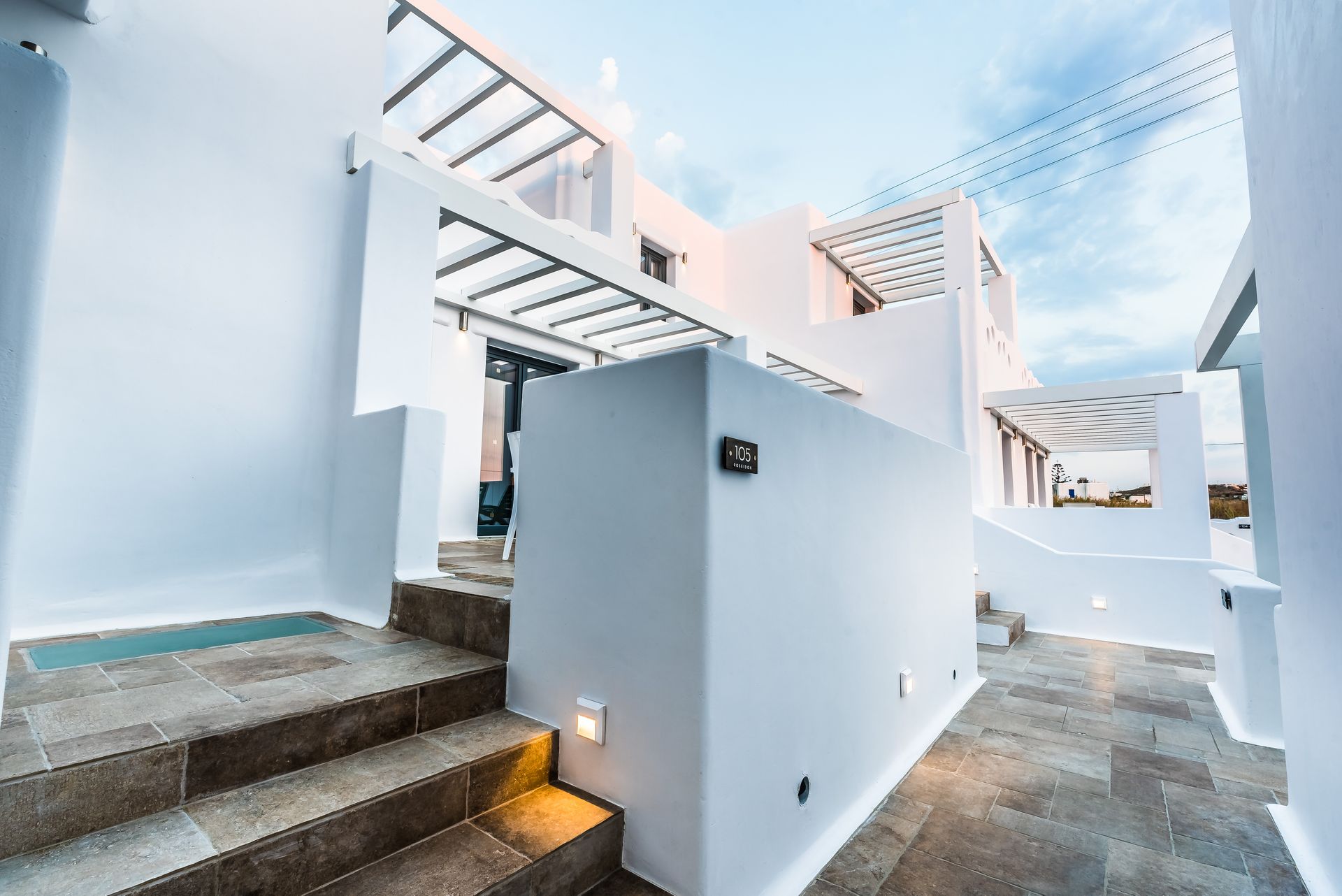 Deluxe Three Bedrooms Suite