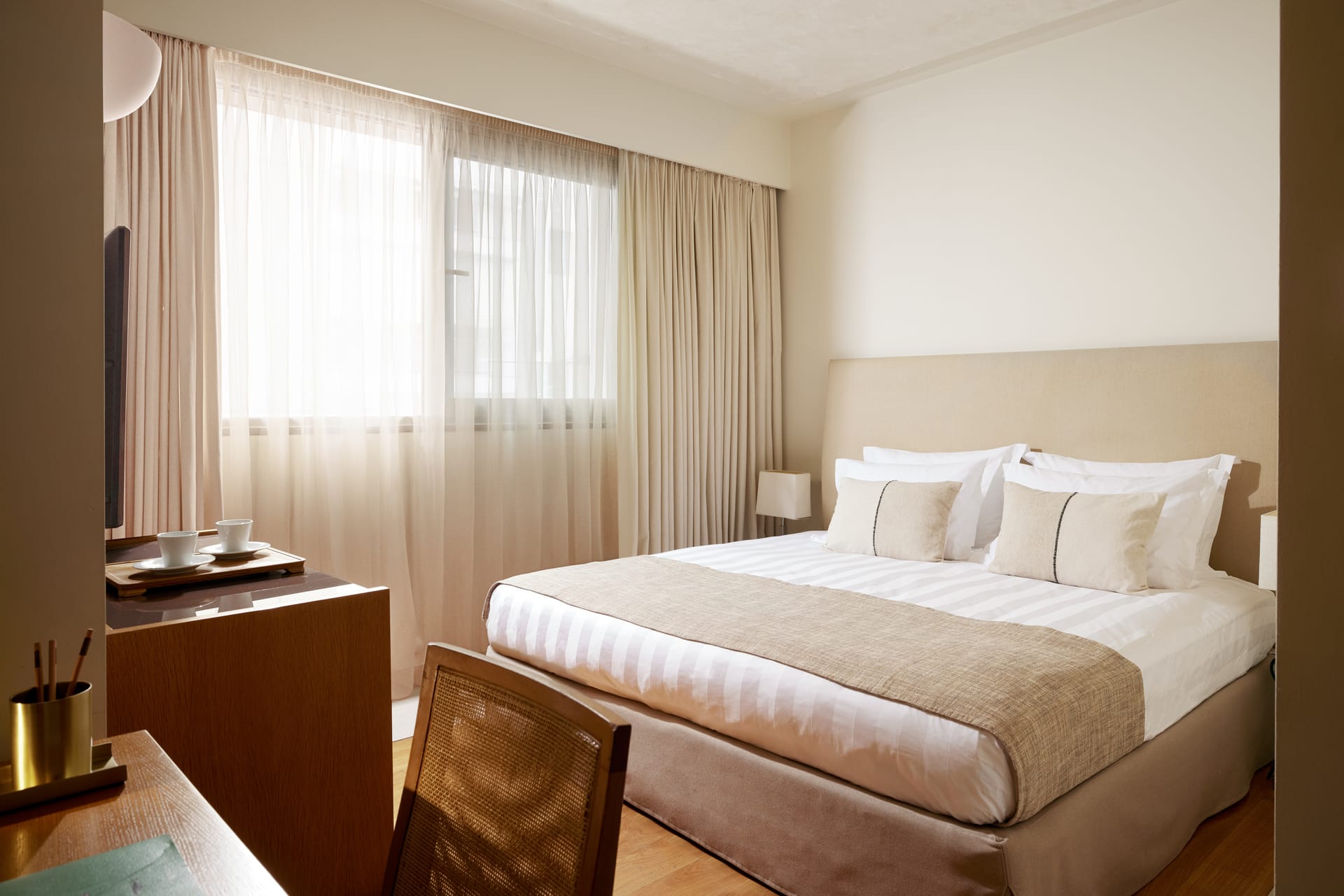 Comfort Room - Atrium View [30 m²]