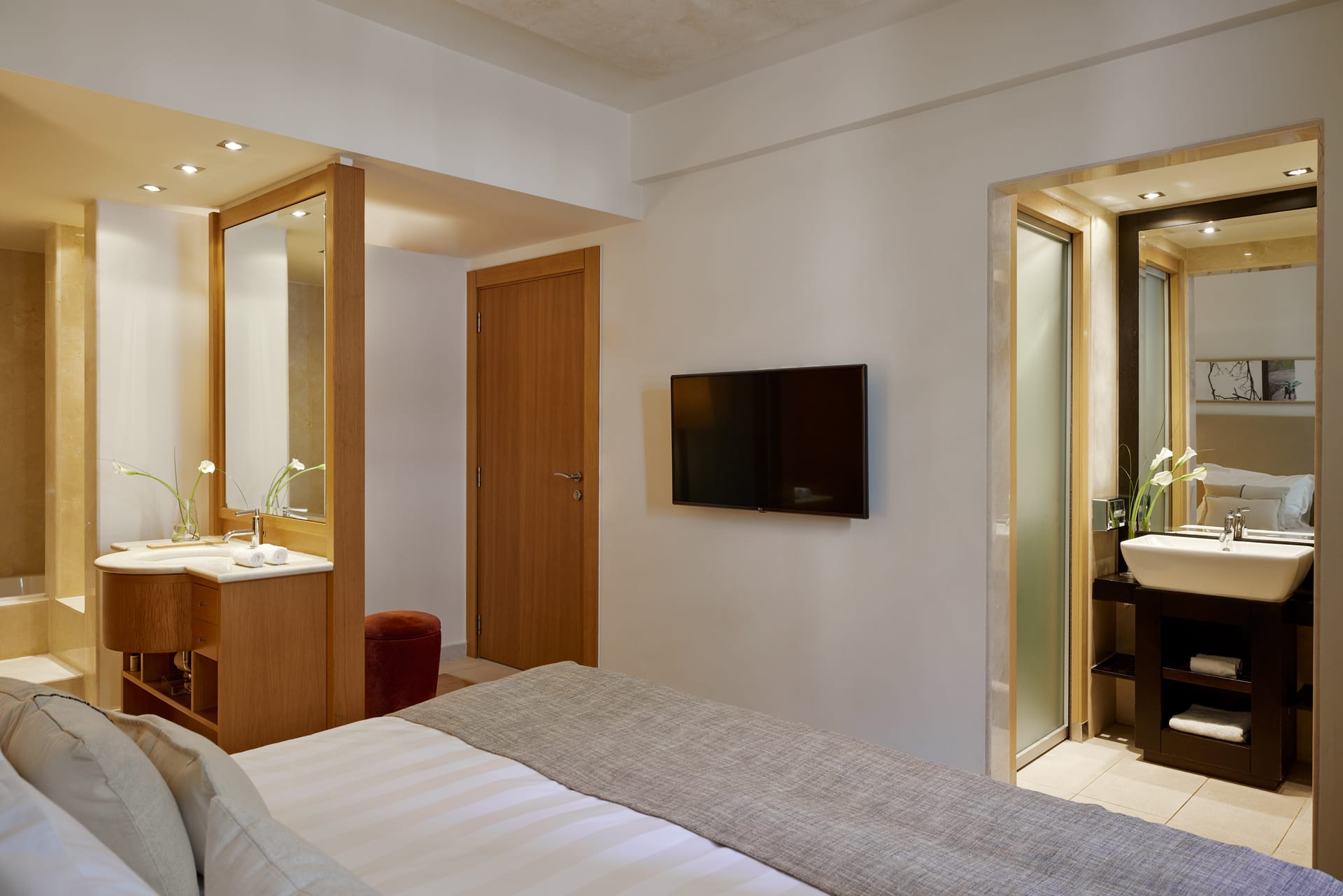 Deluxe Superior Room - City View [47-60 m²]