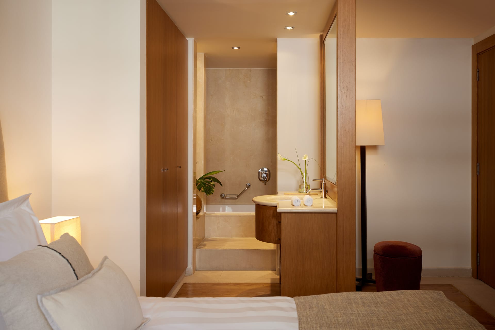 Deluxe Superior Room - City View [47-60 m²]