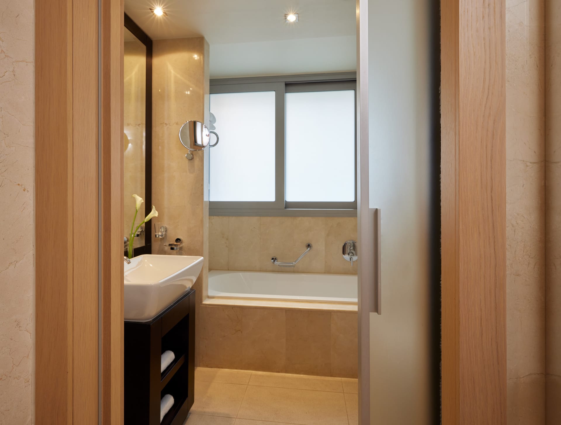 Junior Suite - Side Sea View [39-48 m²]