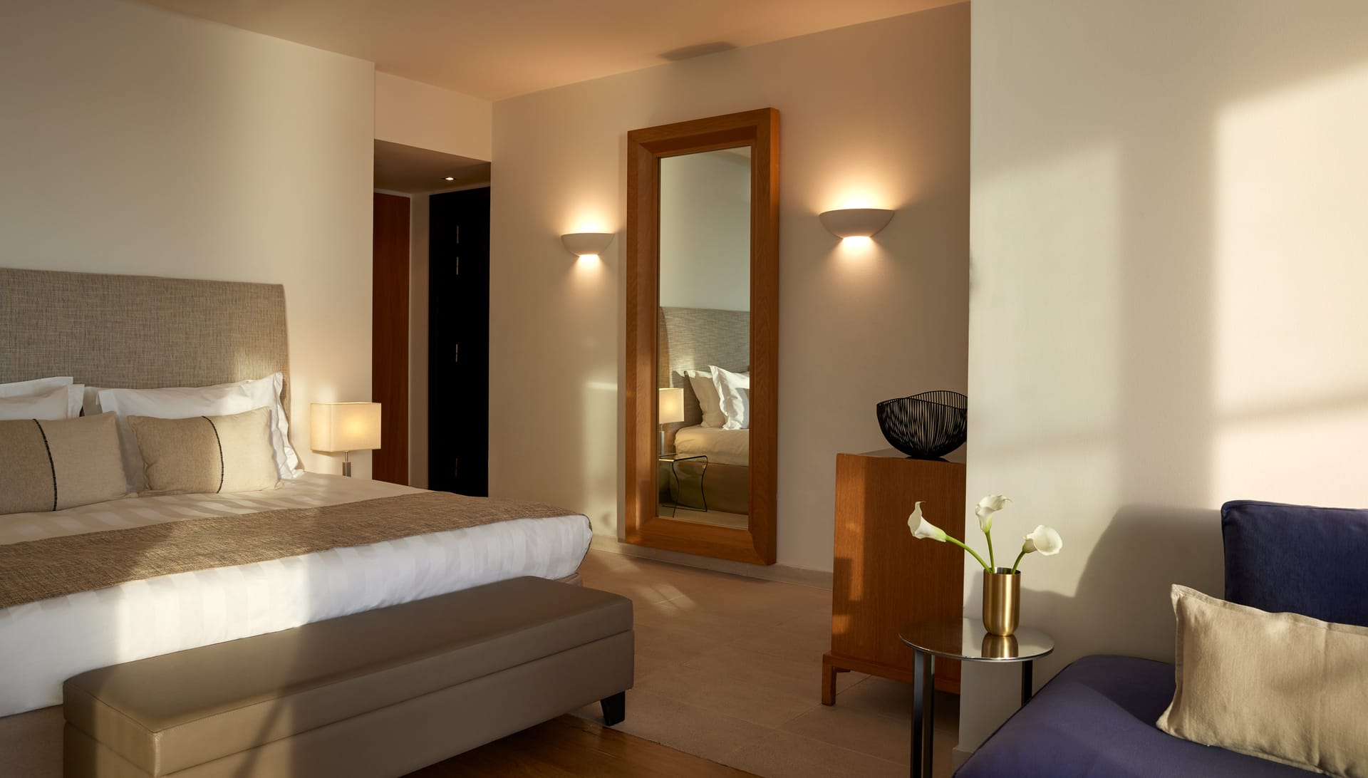 Deluxe Junior Suite - Front Sea View [35-42 m²]