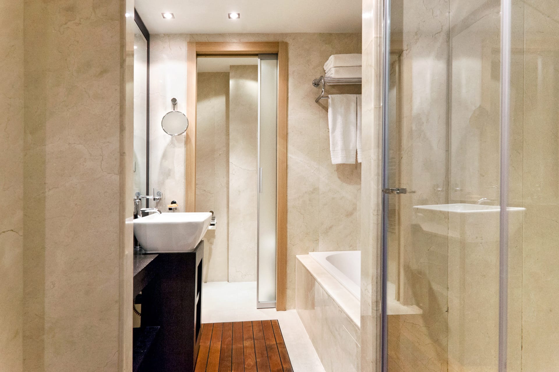 Deluxe Junior Suite Front Sea View 35-42m²