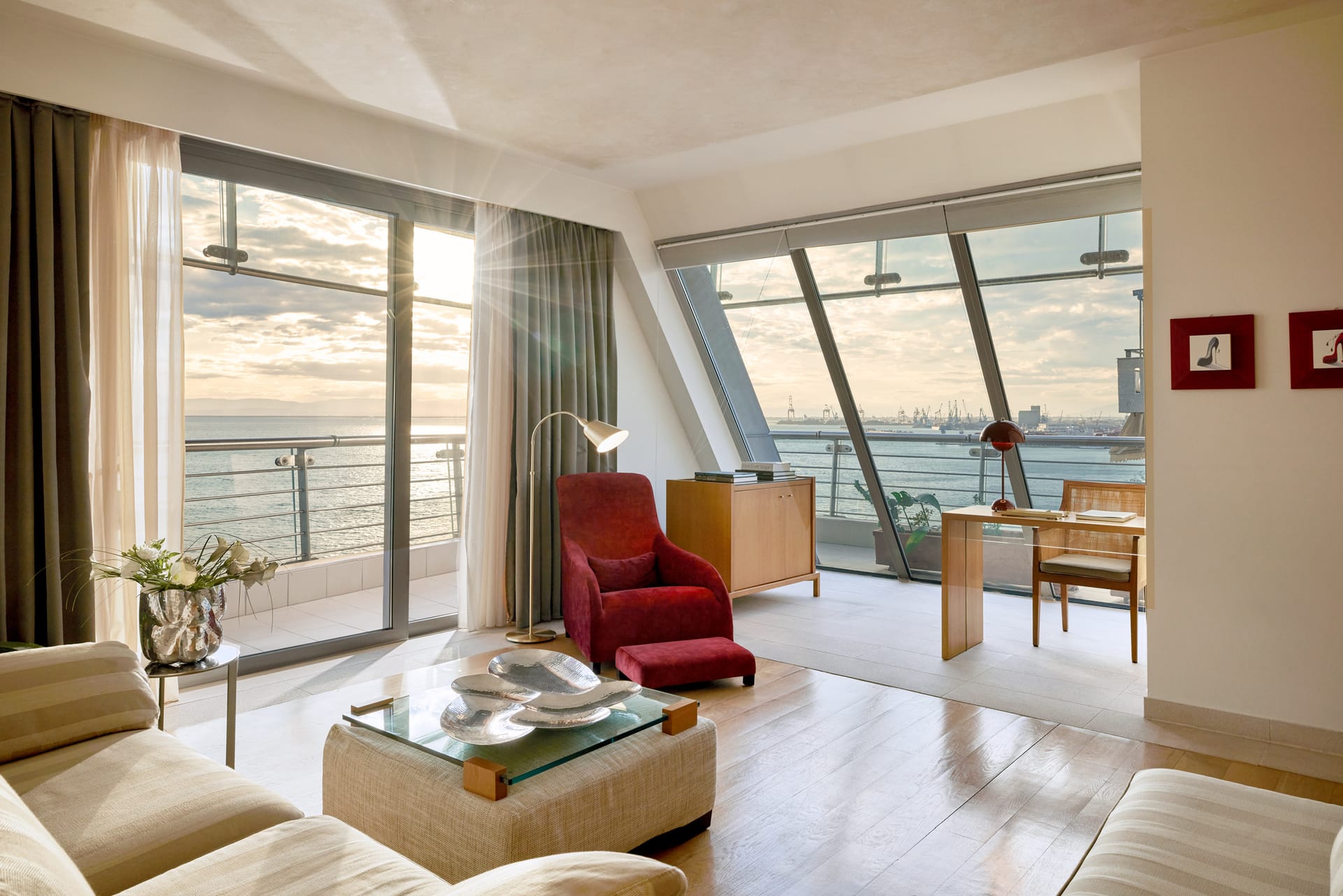 Senior Suite - Front Sea View [90 m²]