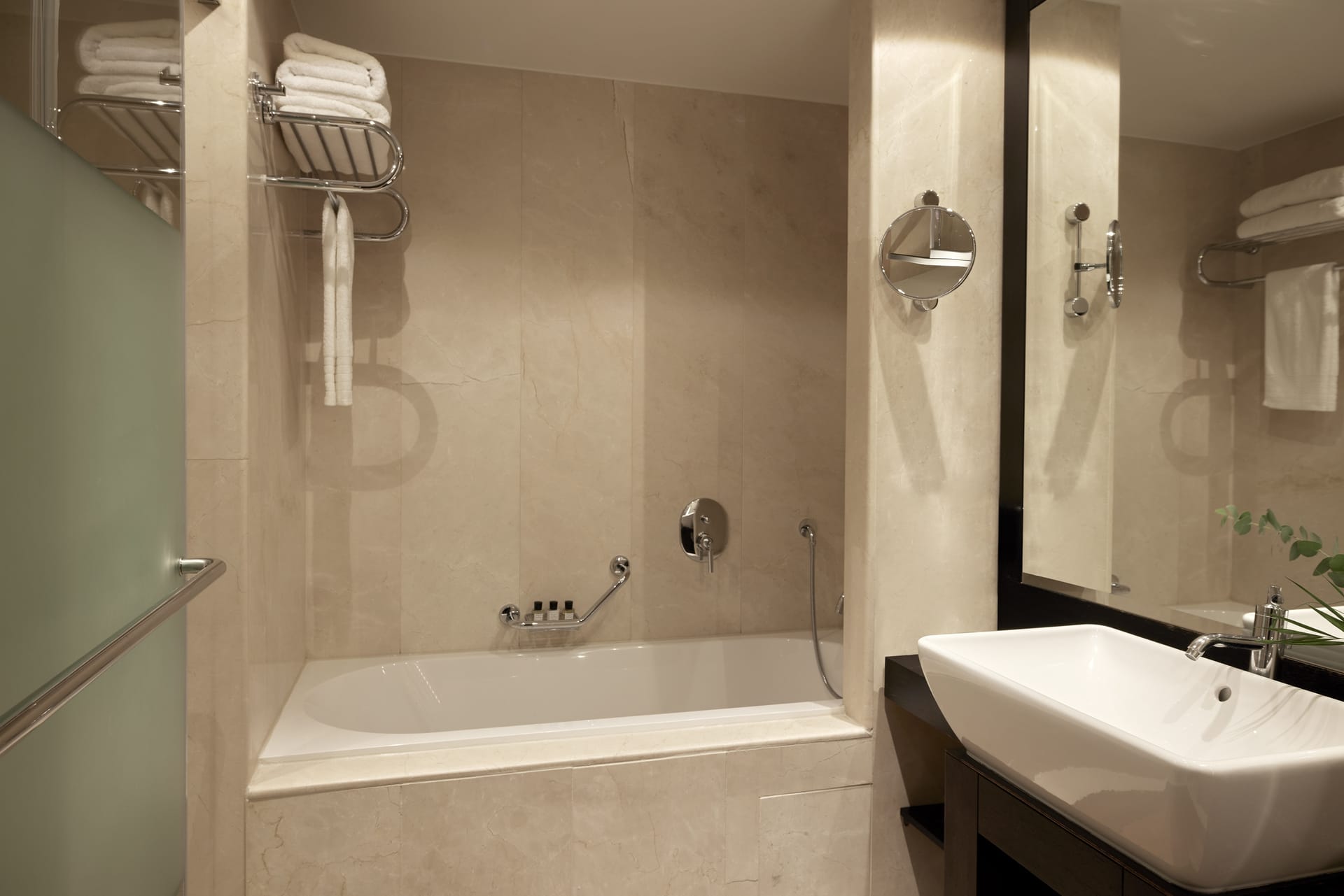 Senior Suite - Front Sea View [90 m²]