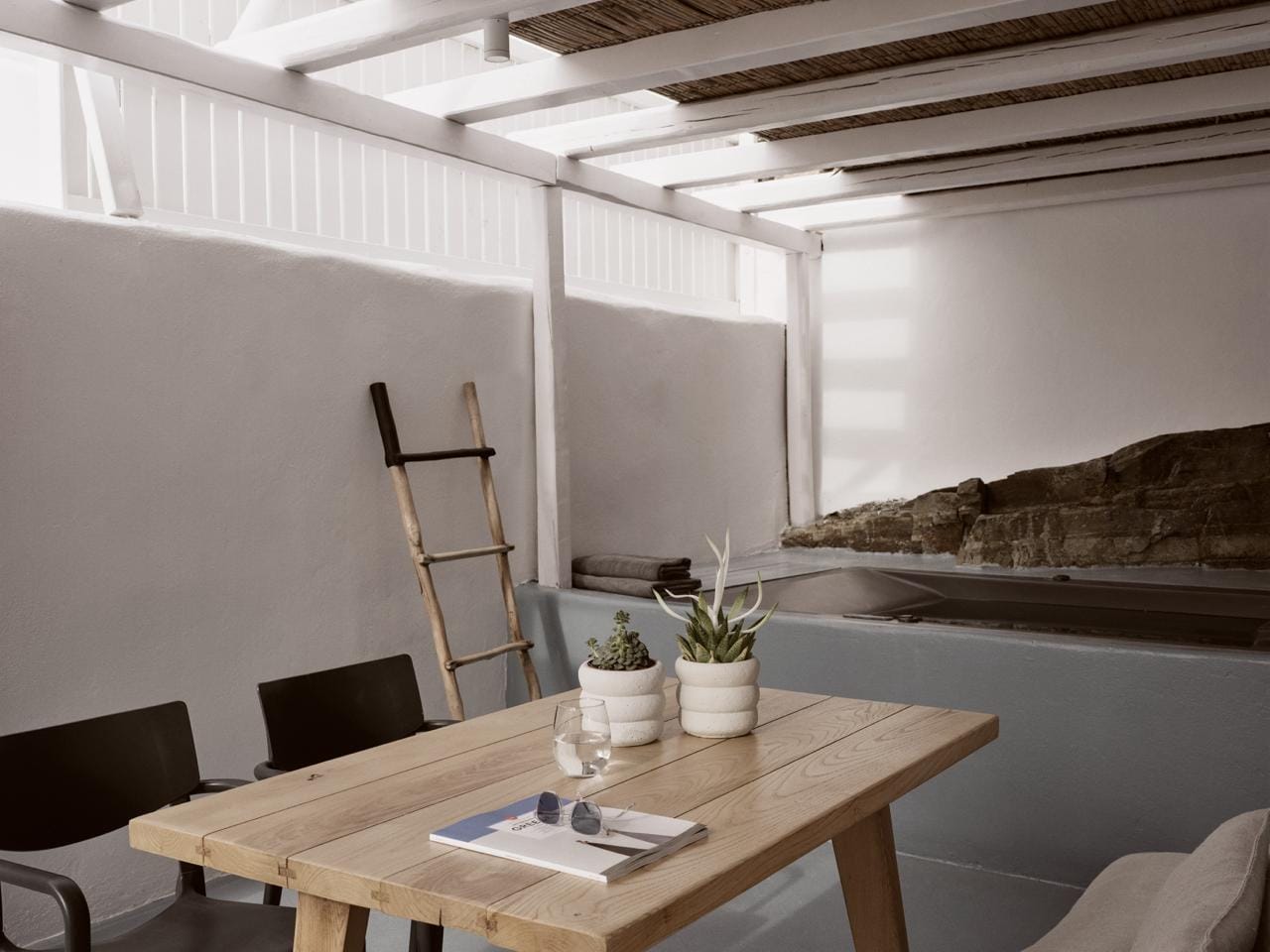 Boho Suite with Outdoor Jacuzzi