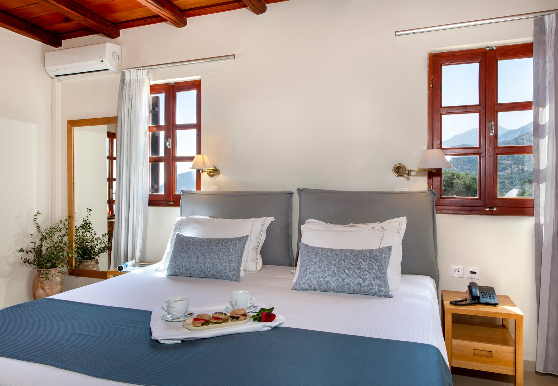 Delux Junior Suite Jetted Tub