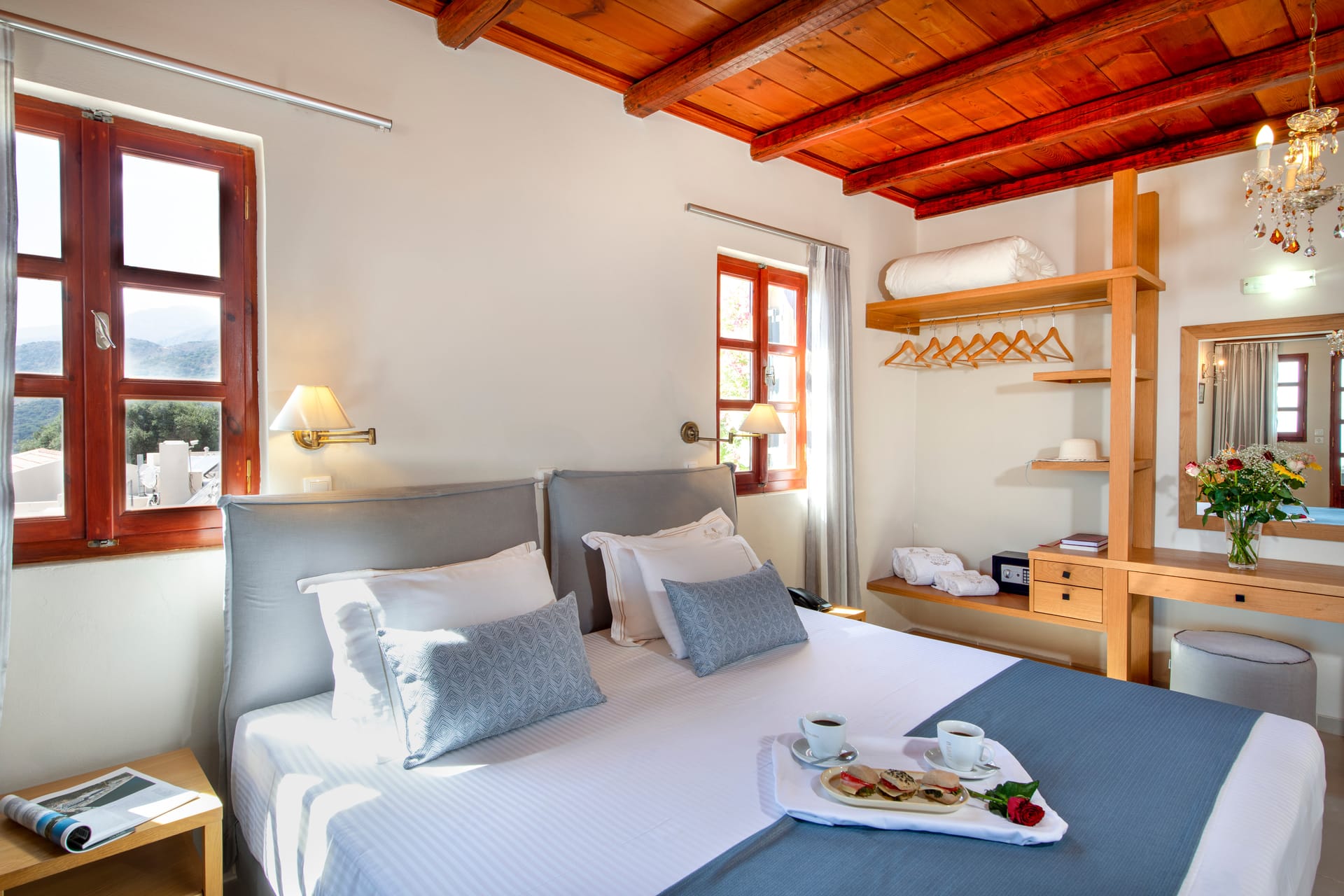 Delux Junior Suite Jetted Tub