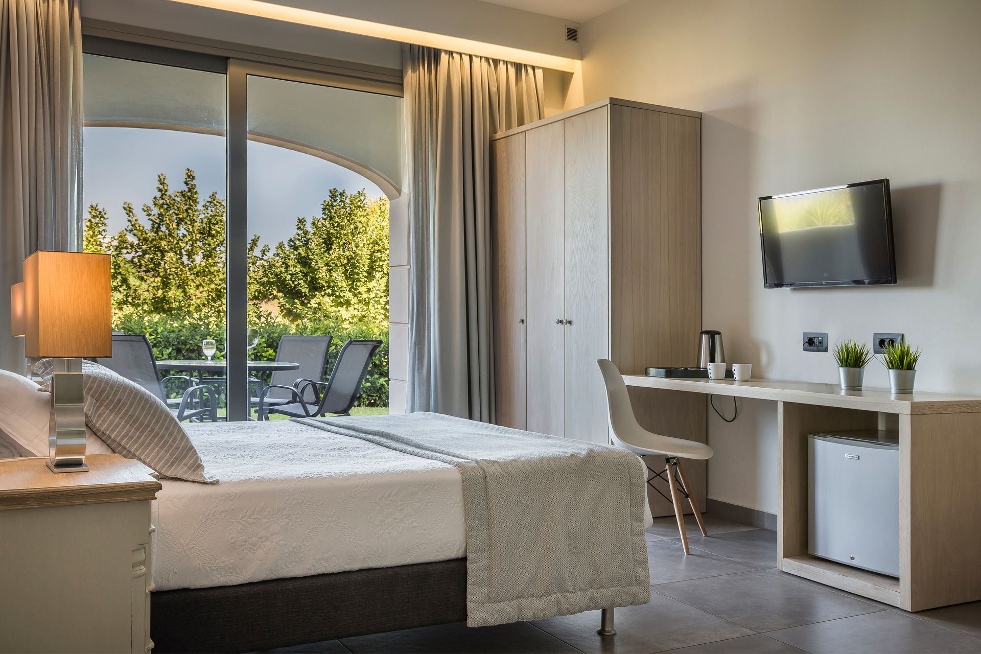 LUXURY DOUBLE GUESTROOM