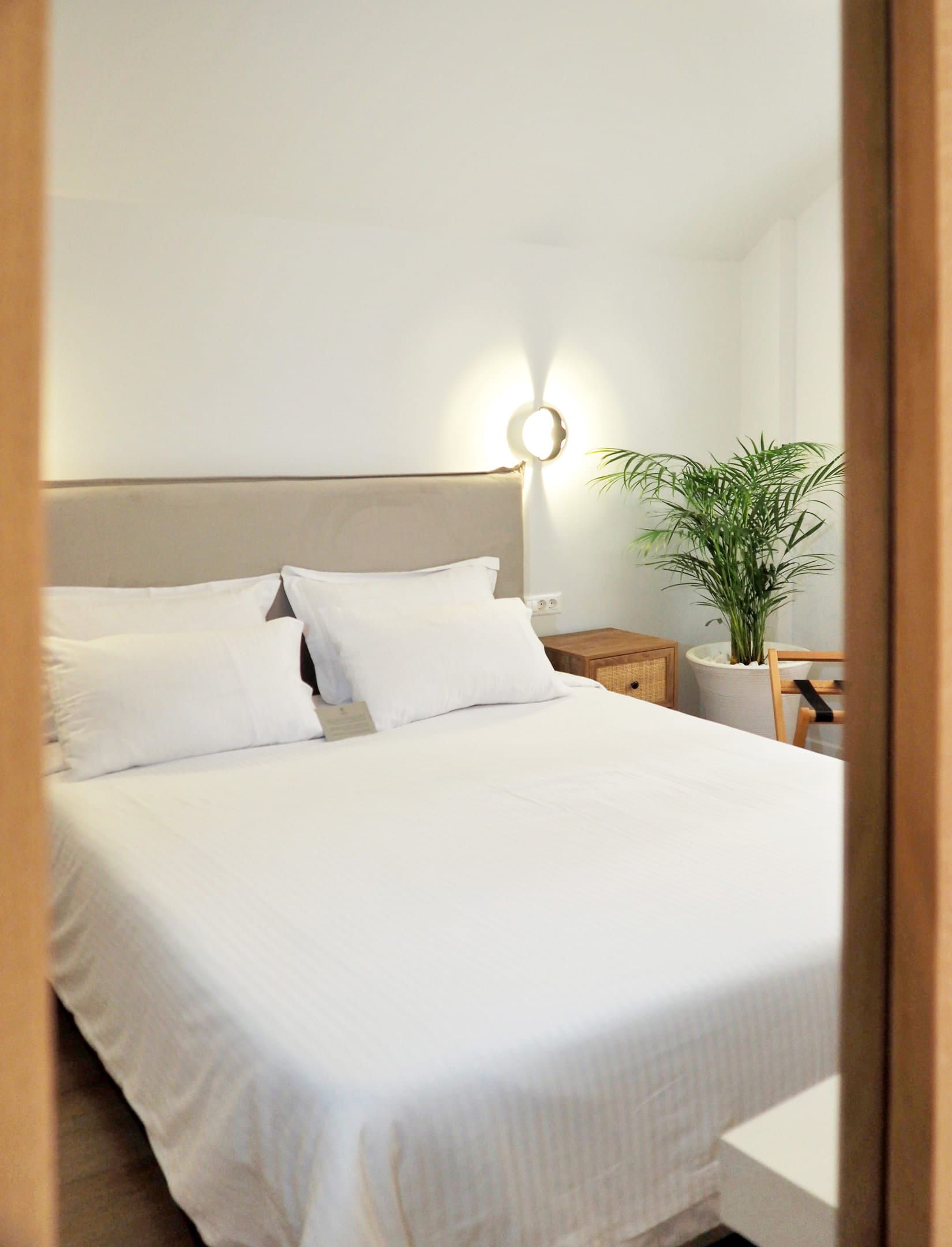 1864 Superior Triple Apartment