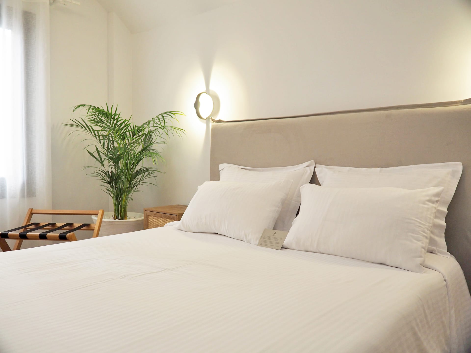 1864 Superior Triple Apartment