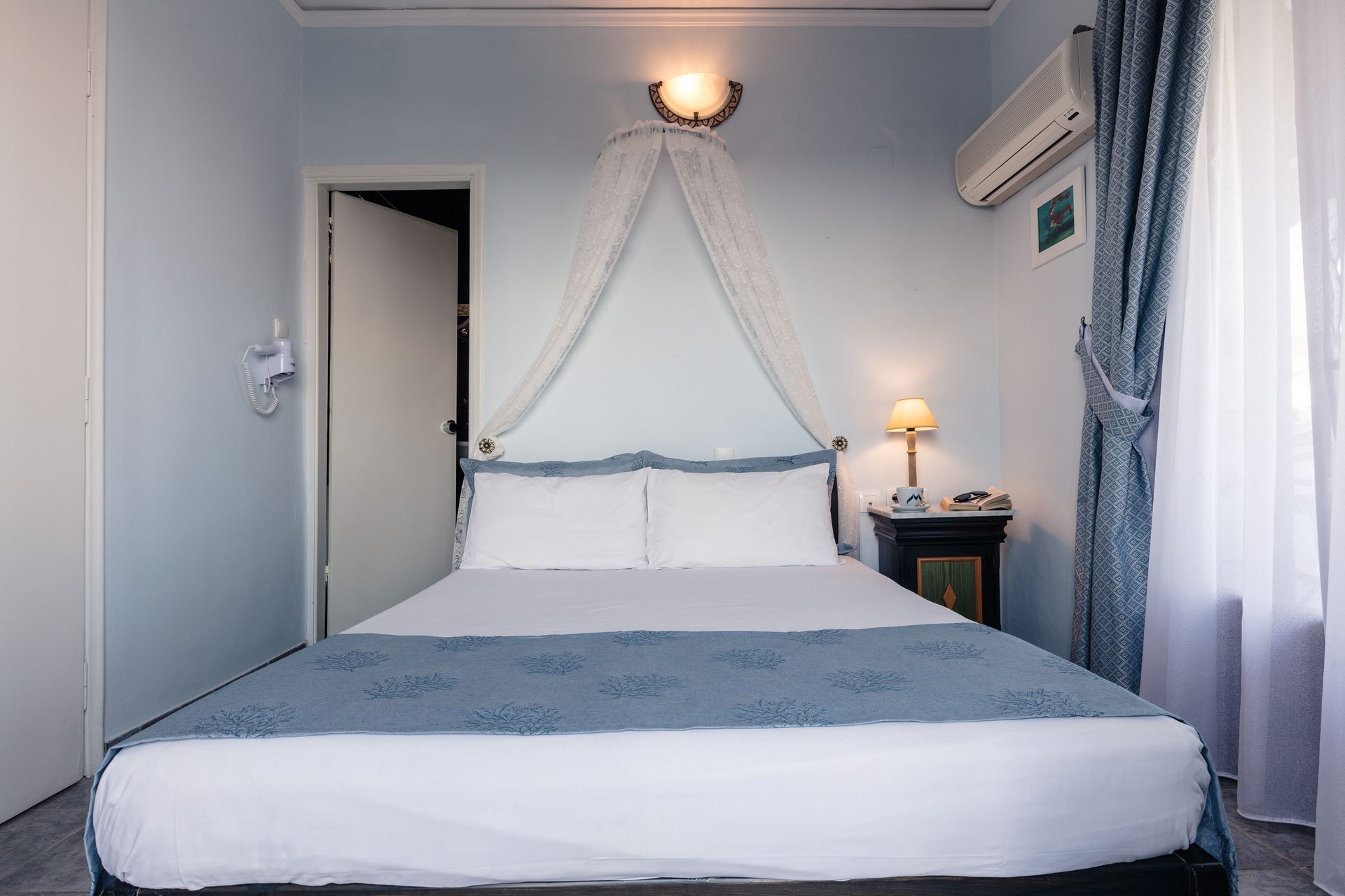 Economy Room with Mountain View