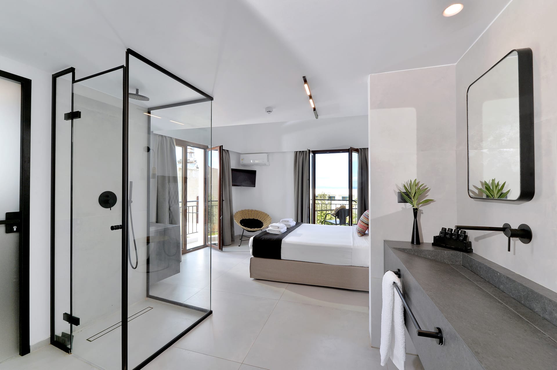 Grand Suite with Loft and Pool View