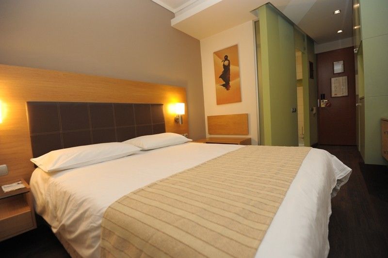 Connecting Elegant Room