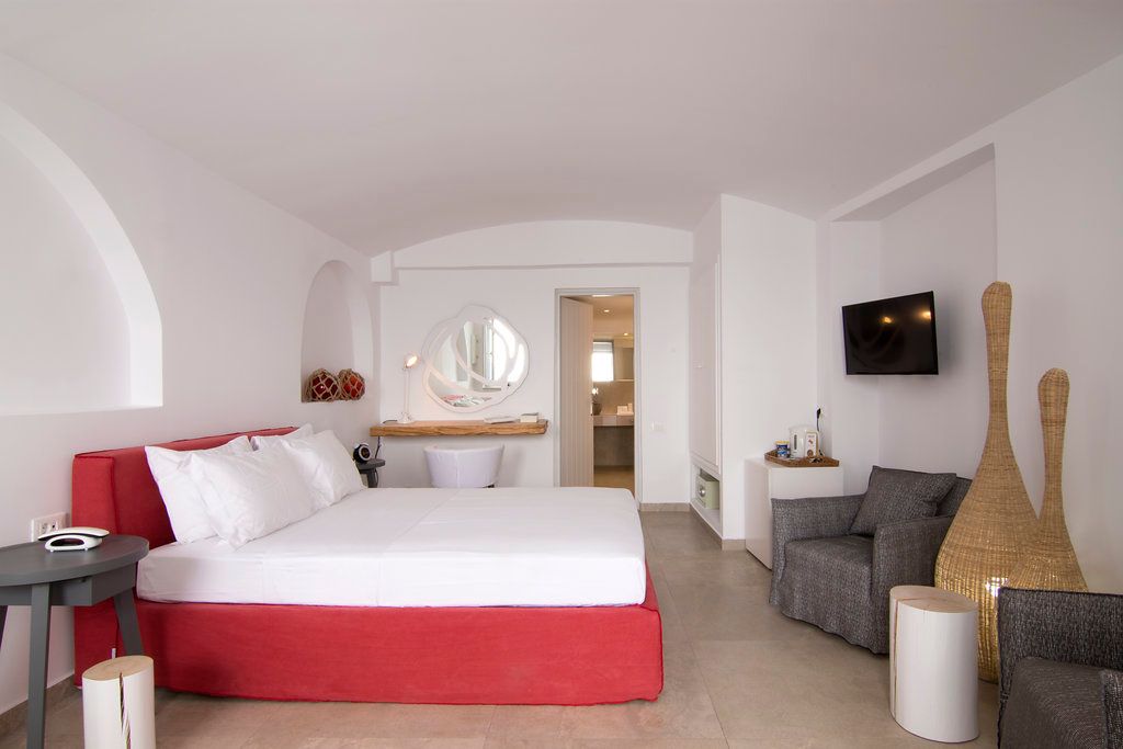Pure Suite with Private Hot Tub &amp; Caldera View