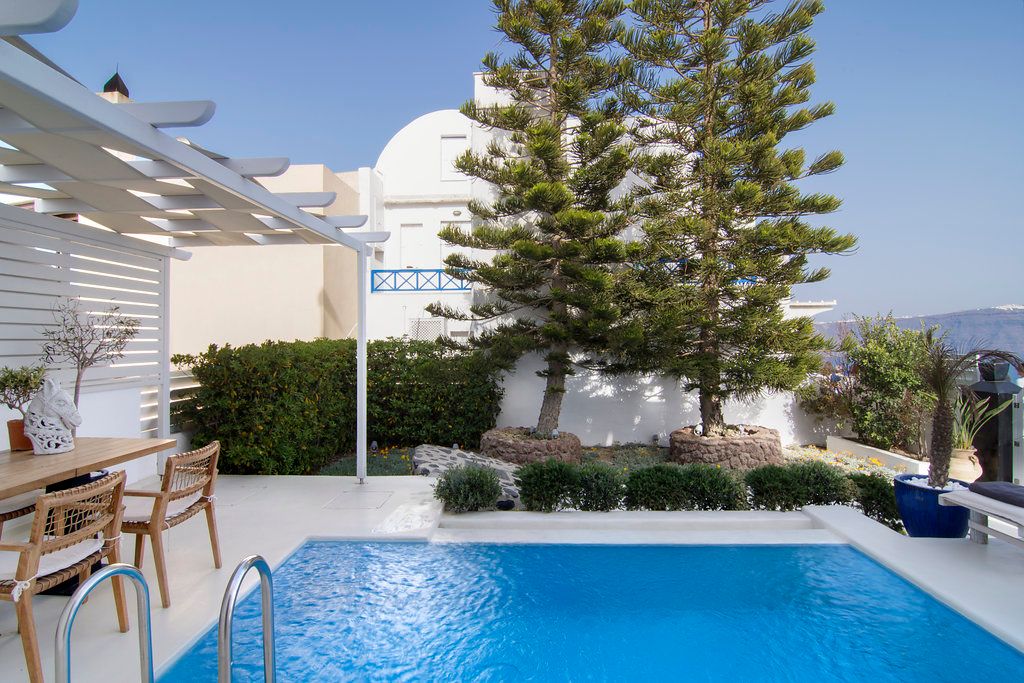 Junior Villa with Outdoor Pool &amp; Panoramic View