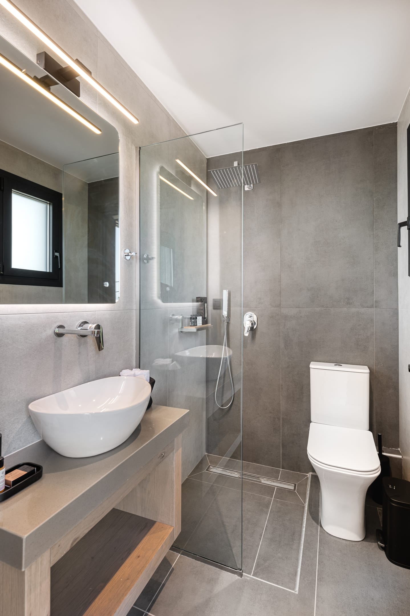 2 Bedroom Maisonettes with Swim-Up Pool