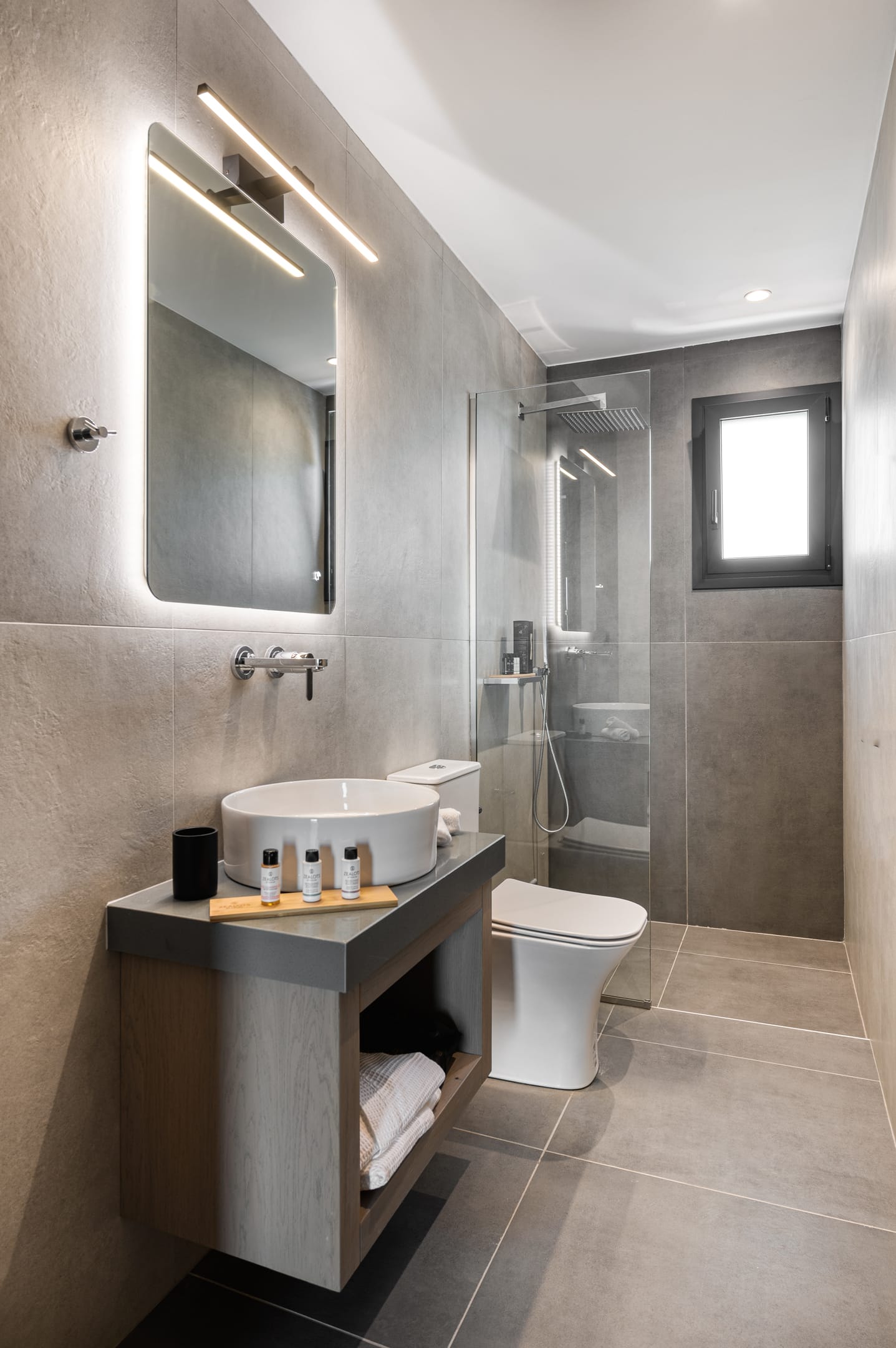 2 Bedroom Maisonettes with Swim-Up Pool