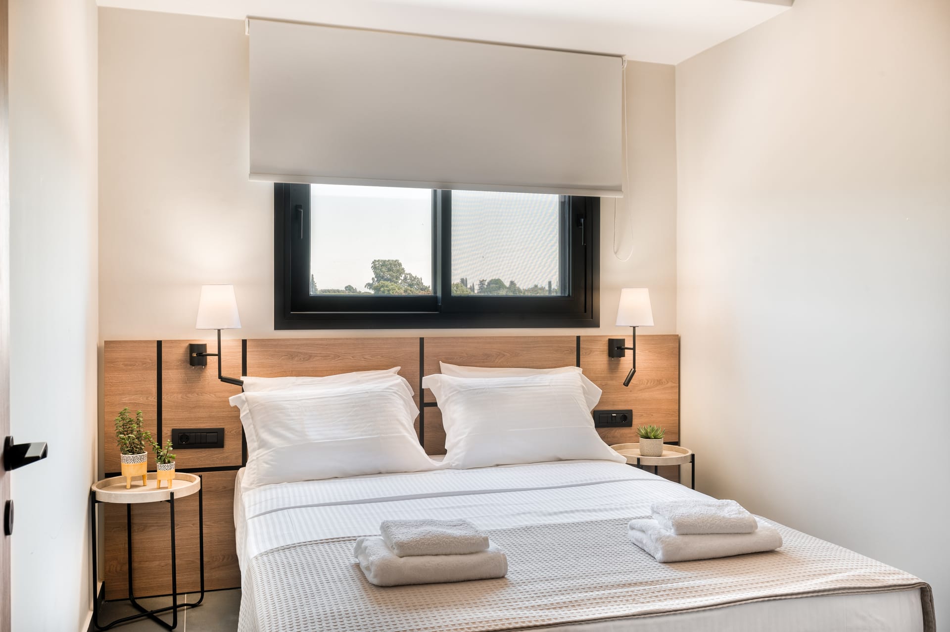 2 Bedroom Maisonettes with Swim-Up Pool