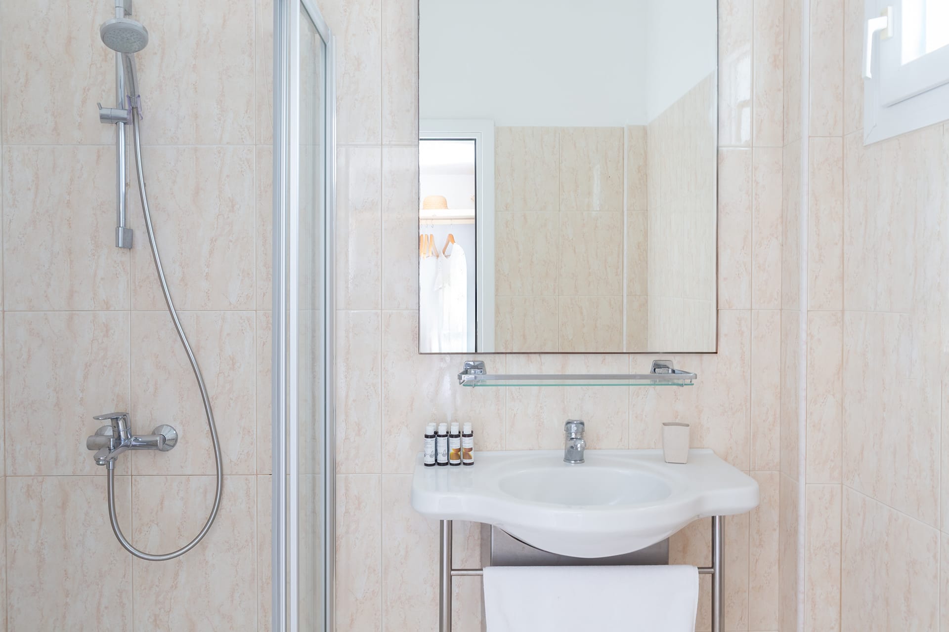 Double Room with Partial Sea View Max 3 persons | Upper Floor | 25 s.m