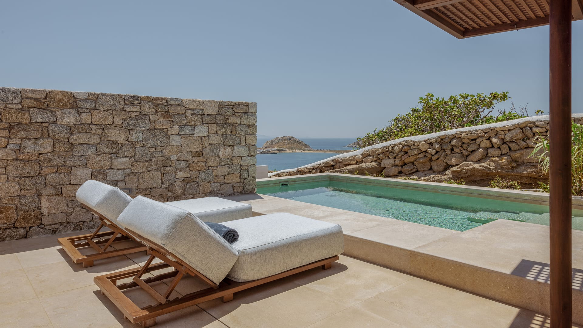 Premium Pool Sea Suite