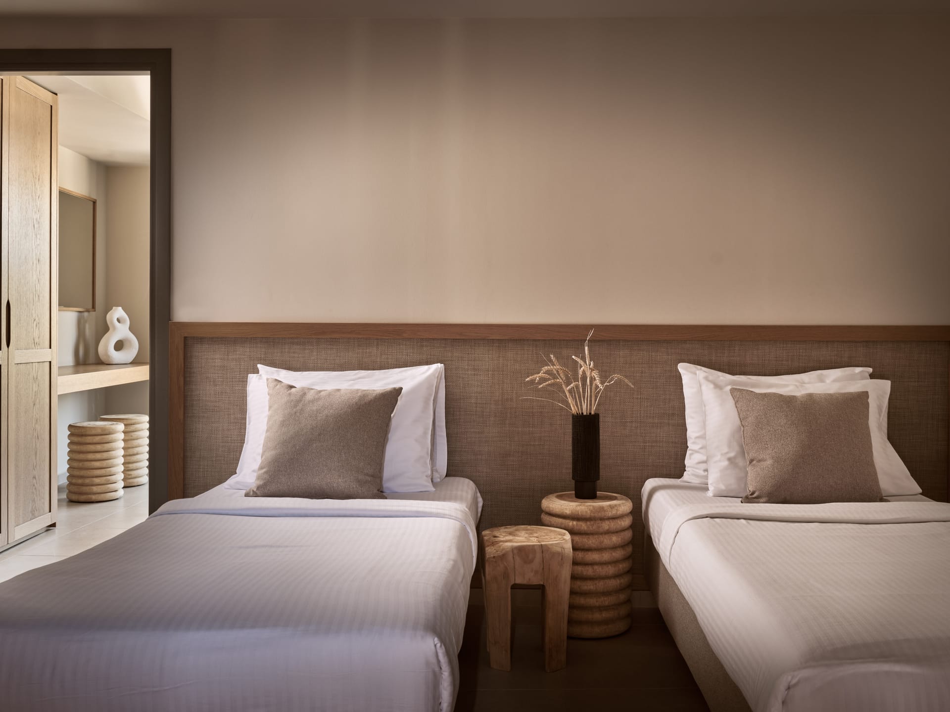 Friends &amp; Family Sea View Suite