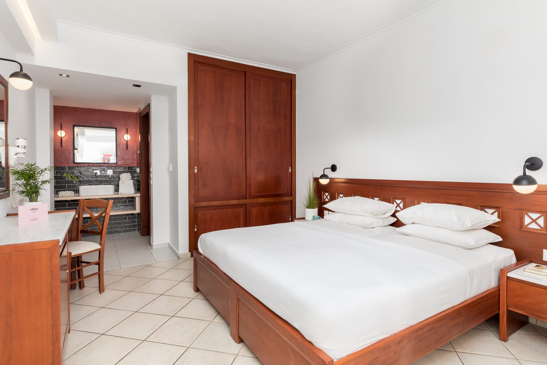 Ground Floor Poolside Apartment