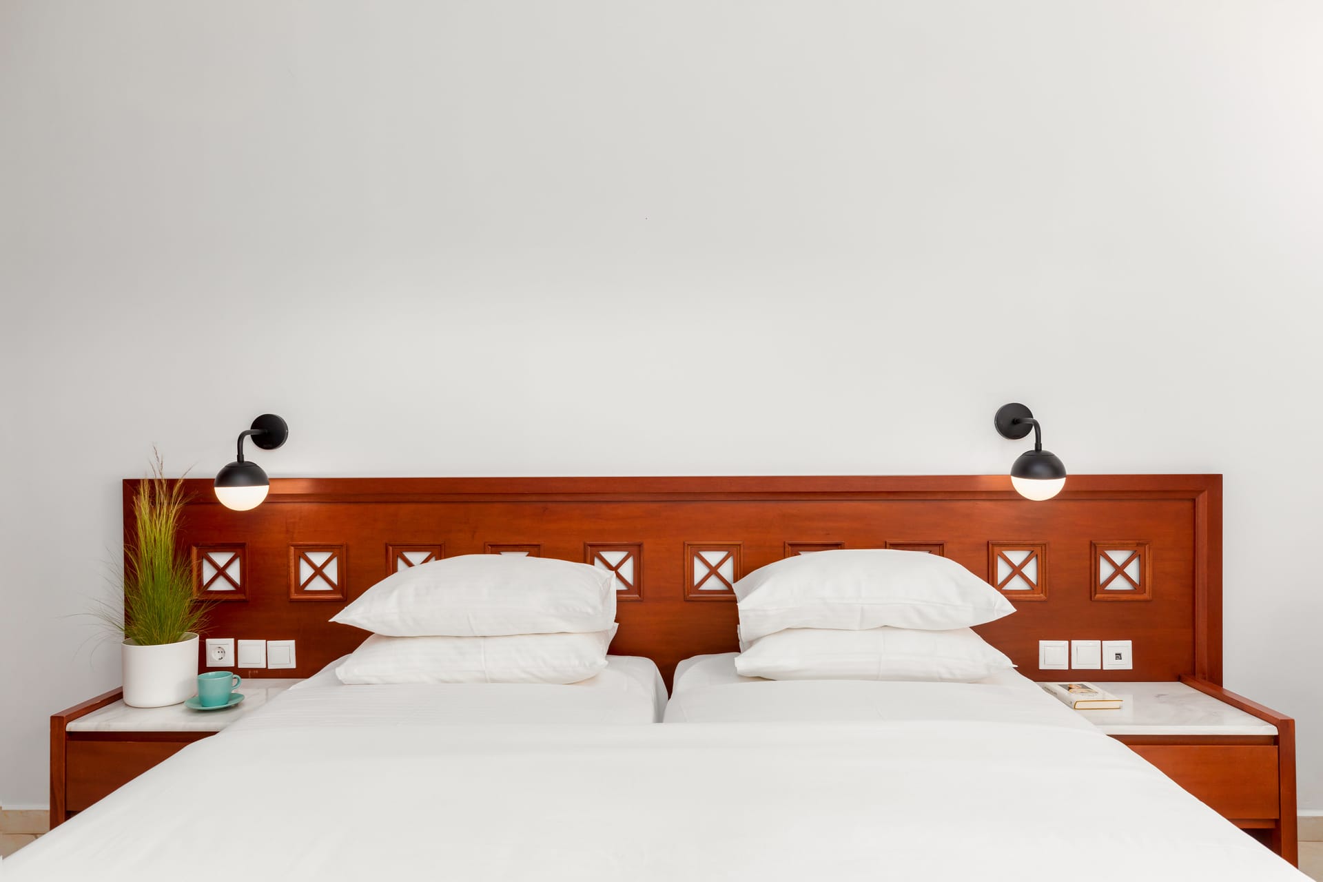 Ground Floor Poolside Apartment