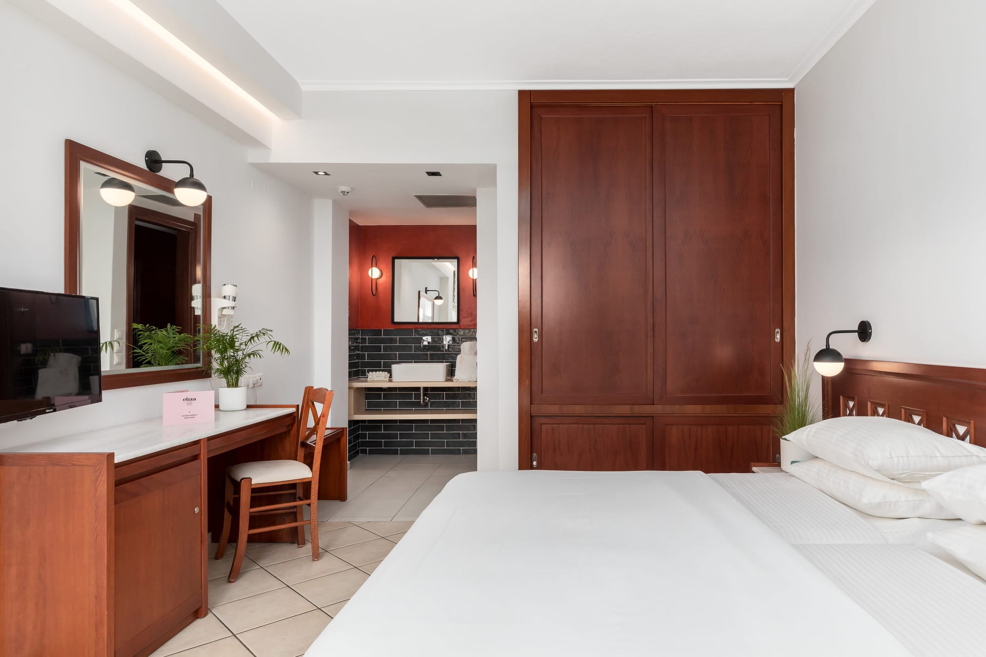 Ground Floor Poolside Apartment