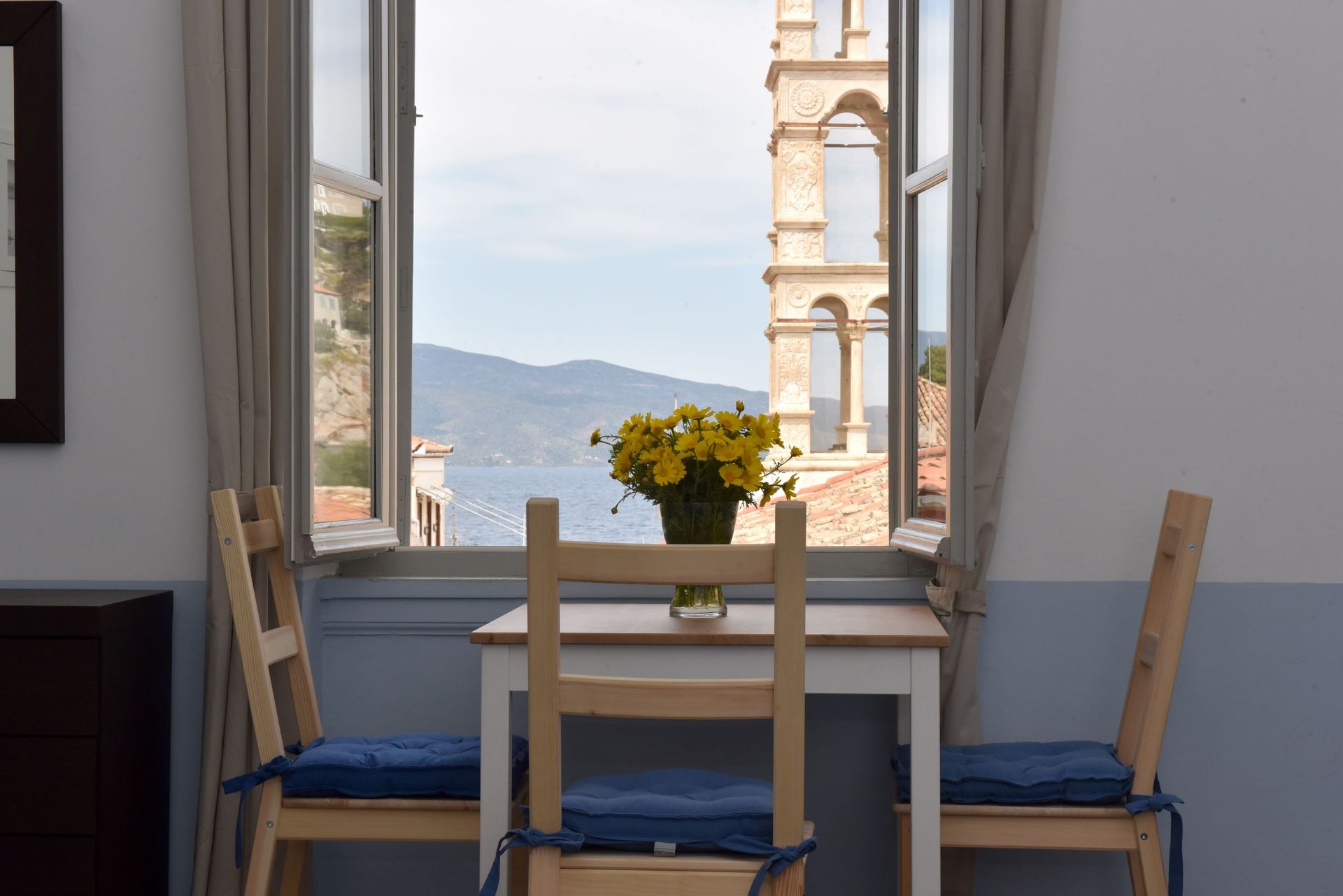 Blue Room [Sea View]