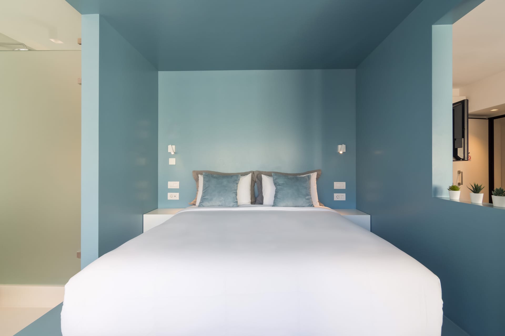Aqua Apartment