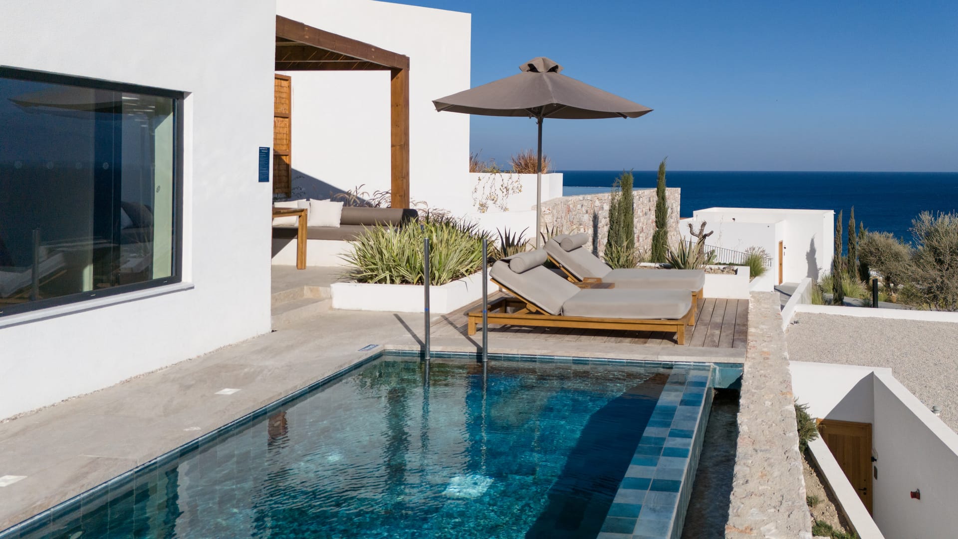 Suite Partial Sea View with Private Pool