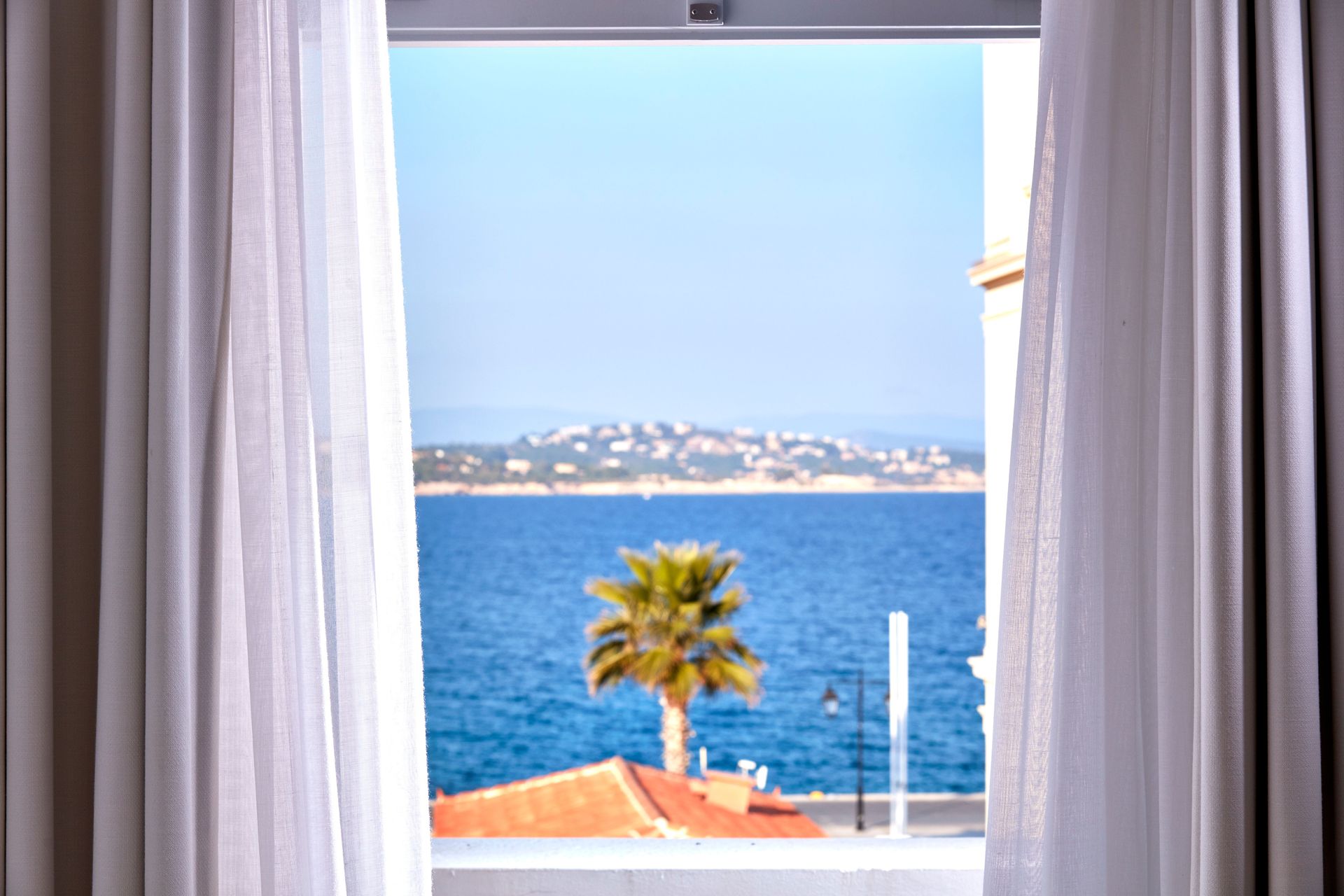 Deluxe Room Side Sea View (Historic Wing / New Wing)
