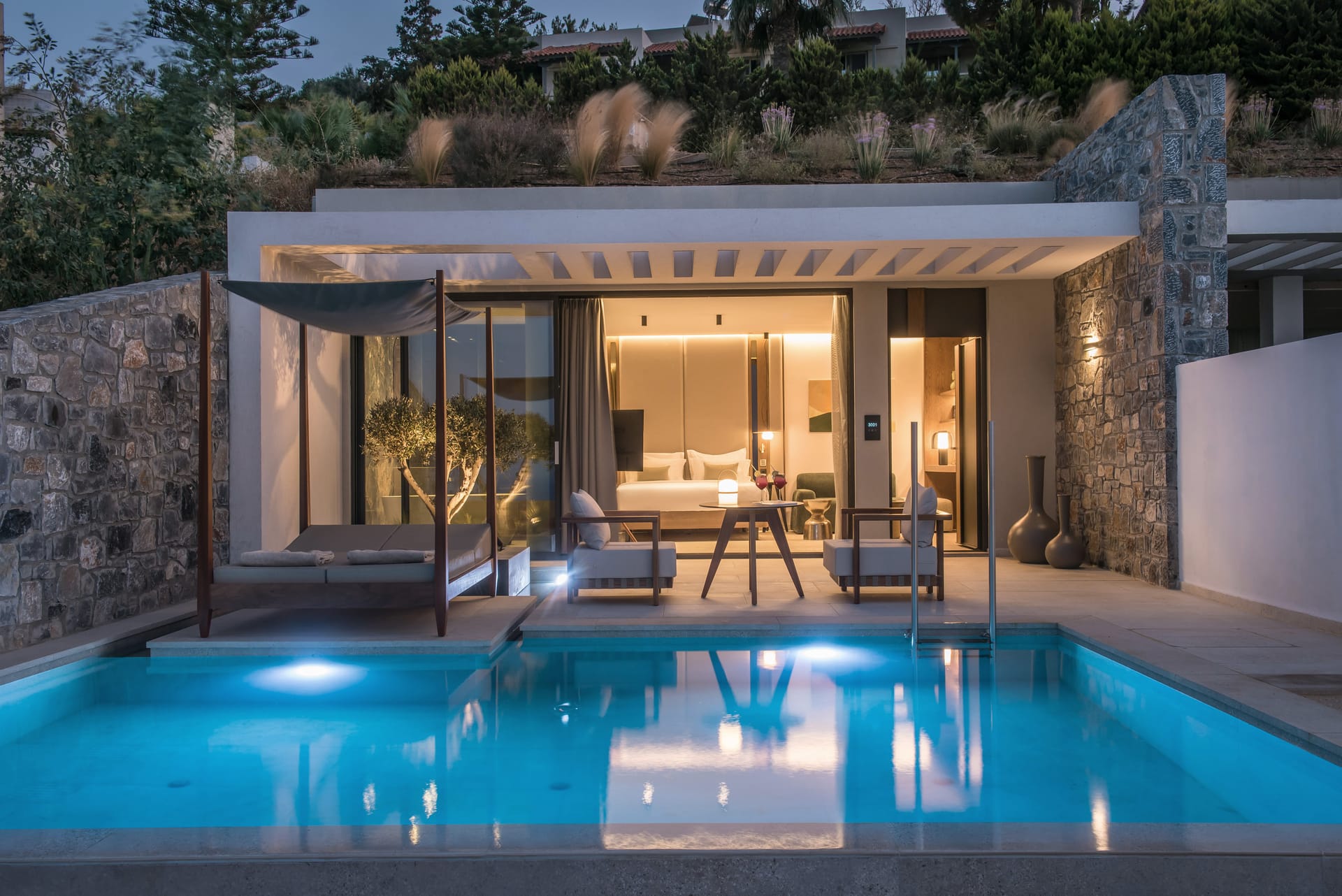 Cave Suite with Private Pool Sea View