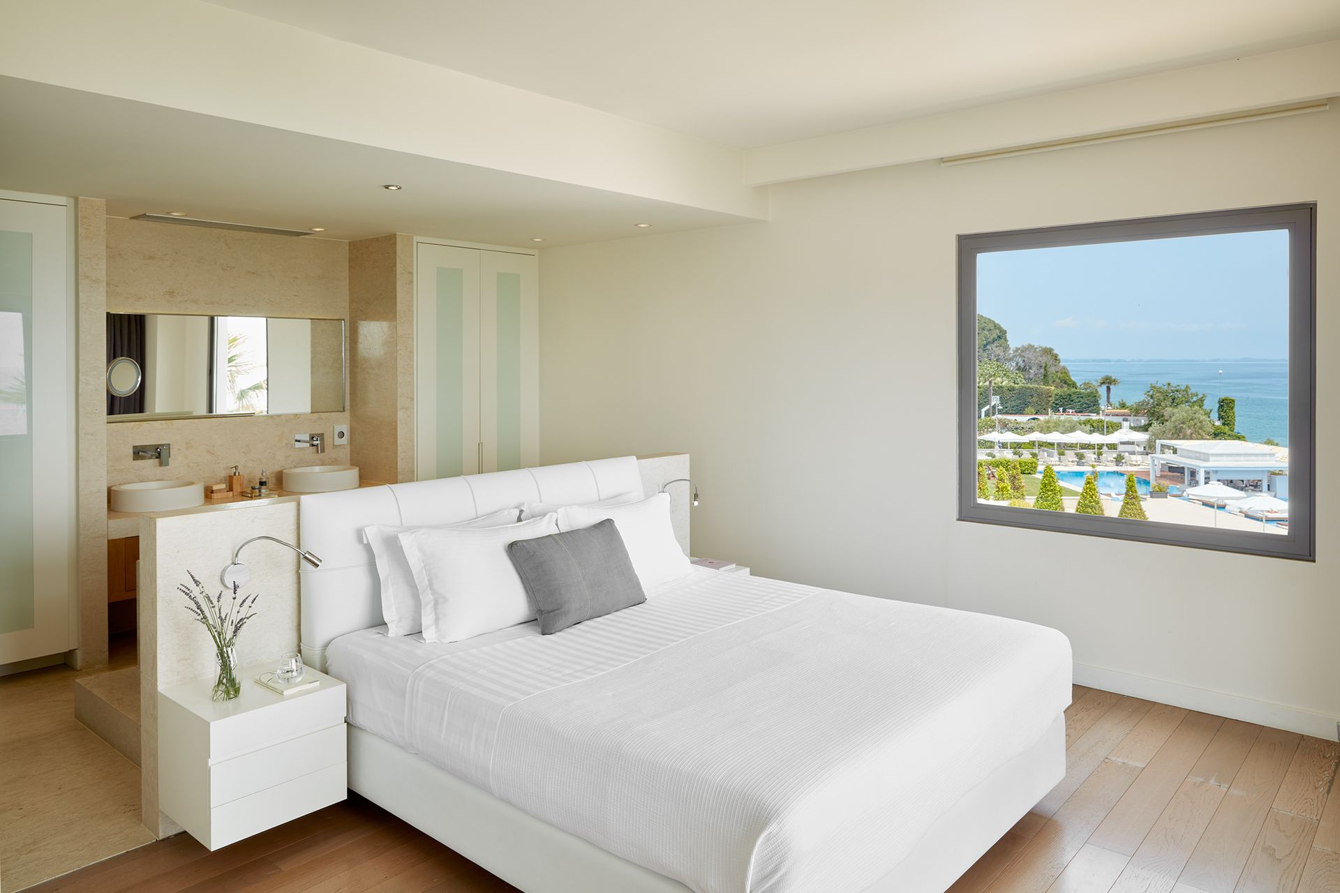 Deluxe Suite SV Private Pool