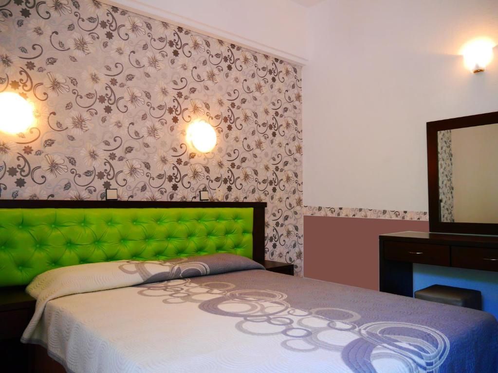 Standard Room with Mountain View