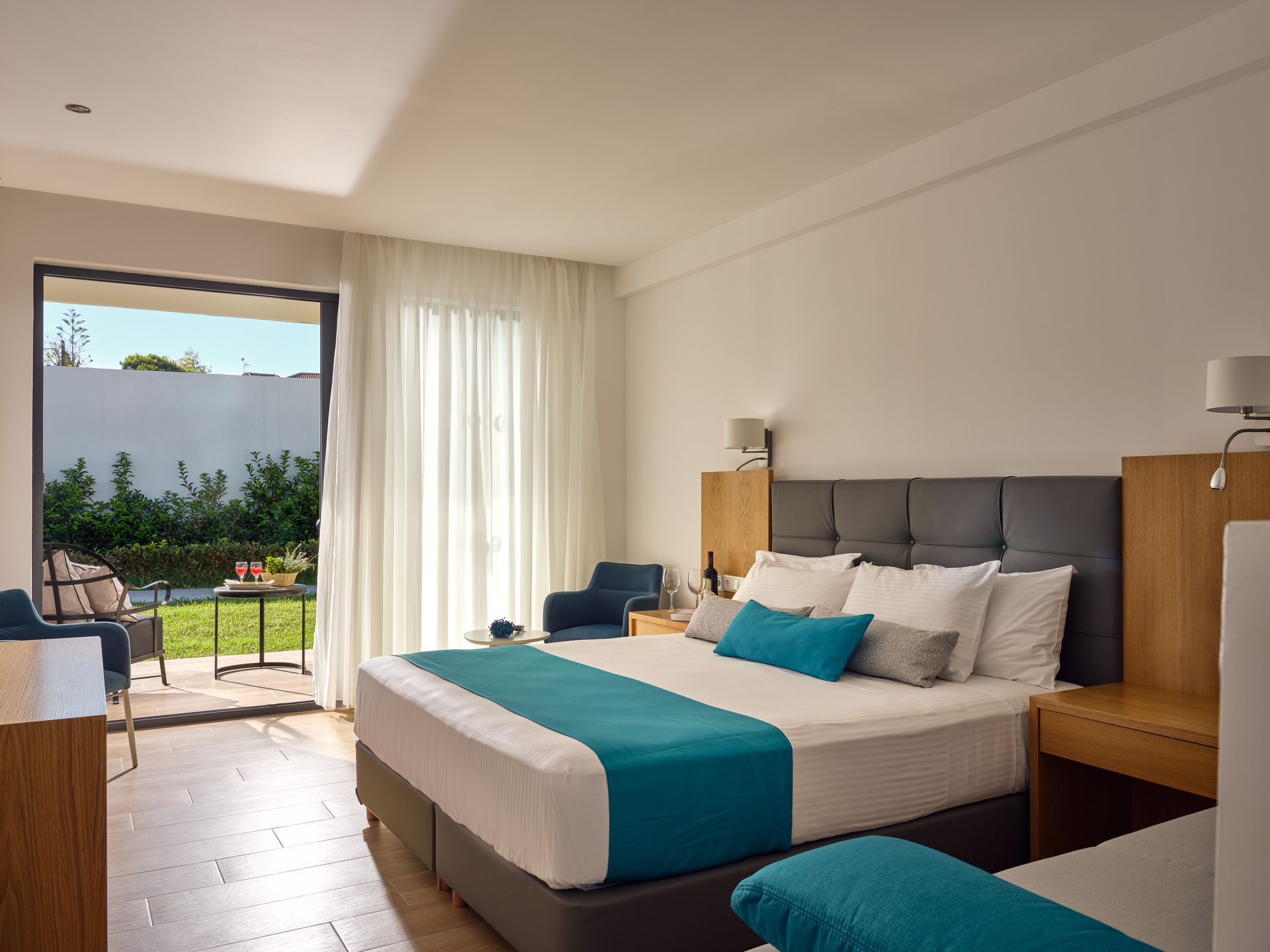 Deluxe Double Room with Pool View and Side Sea View