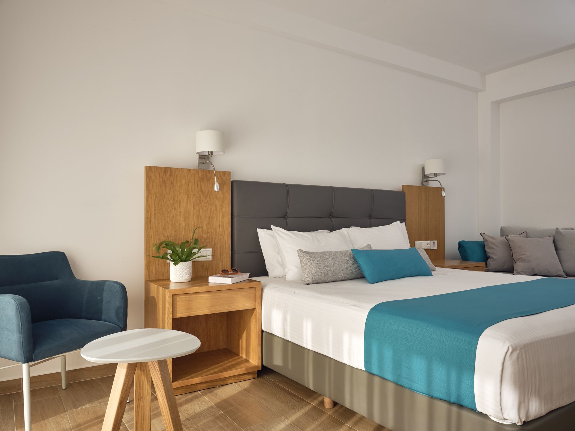 Deluxe Double Room with Pool View and Side Sea View