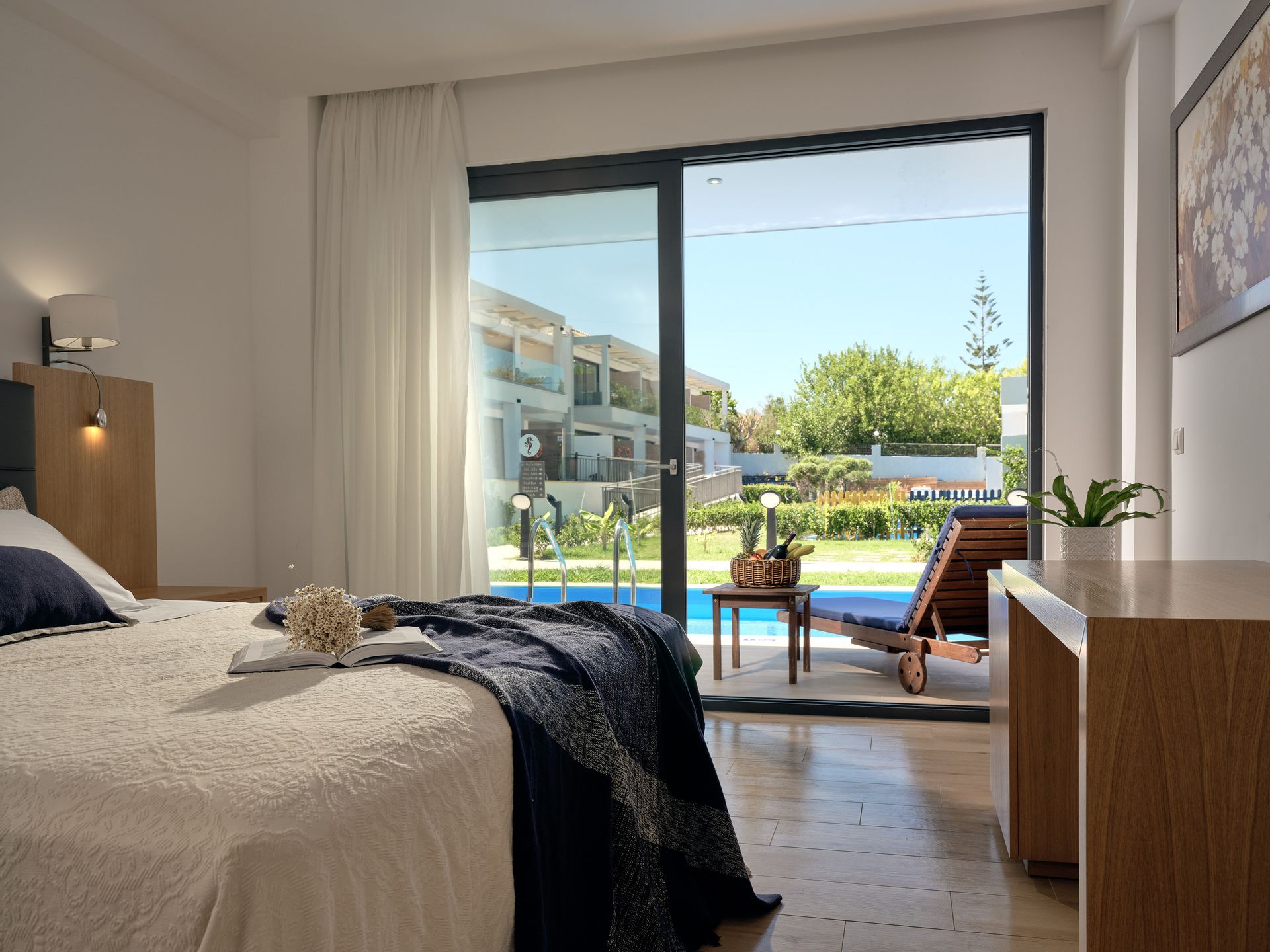 Superior Double Room with Shared Pool