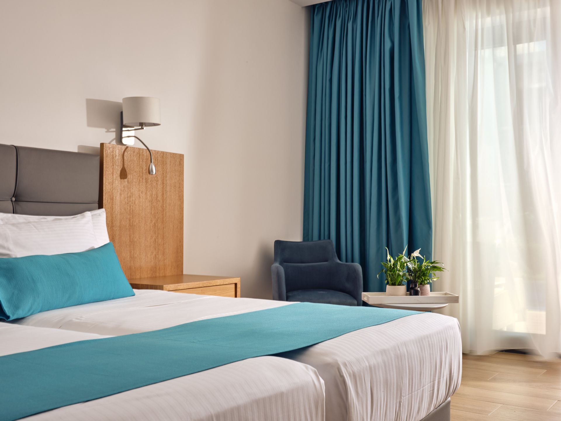 Junior Suite with Shared Pool
